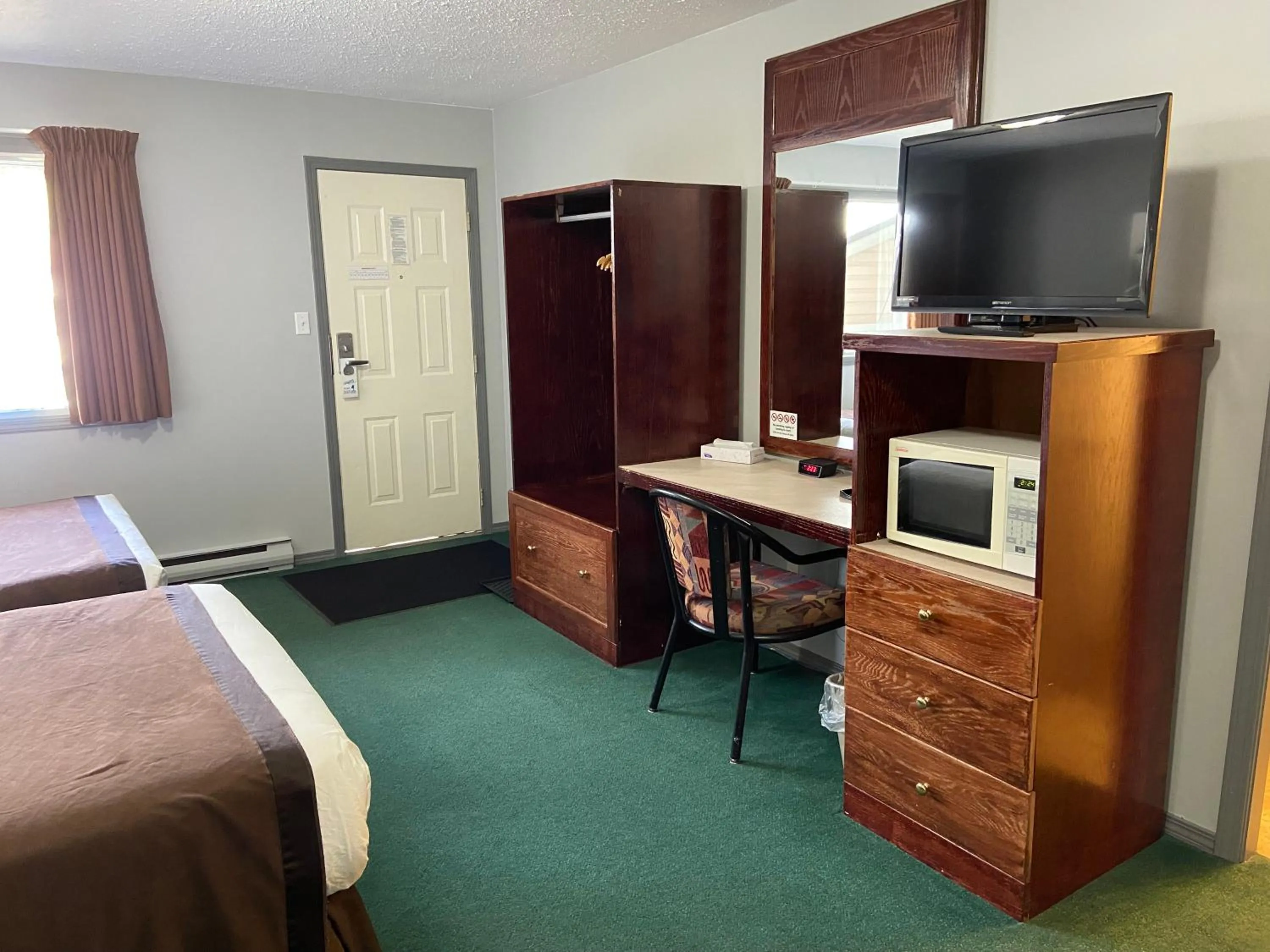 TV and multimedia, Bed in Monashee Lodge