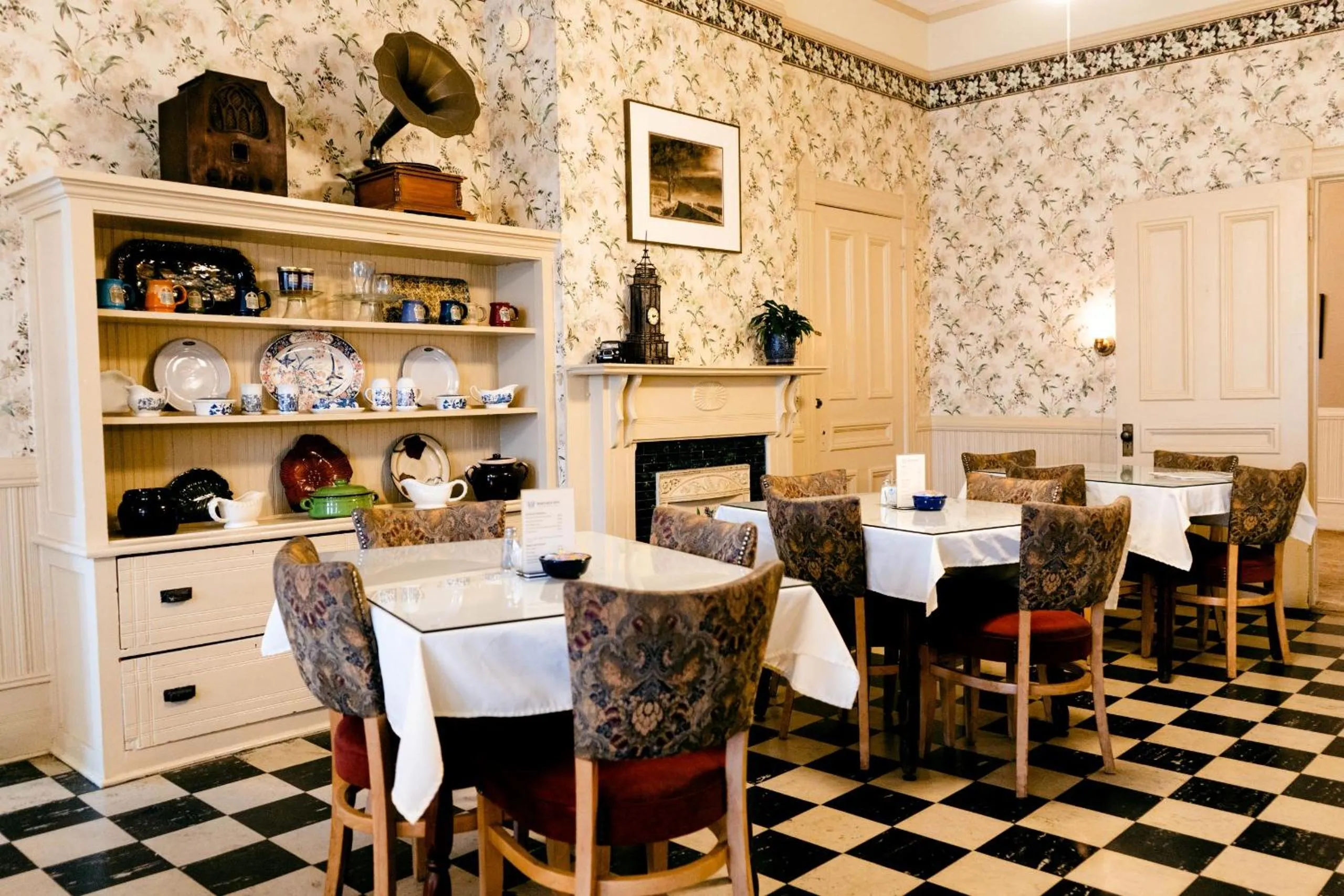 Dining area in 1898 Waverly Inn