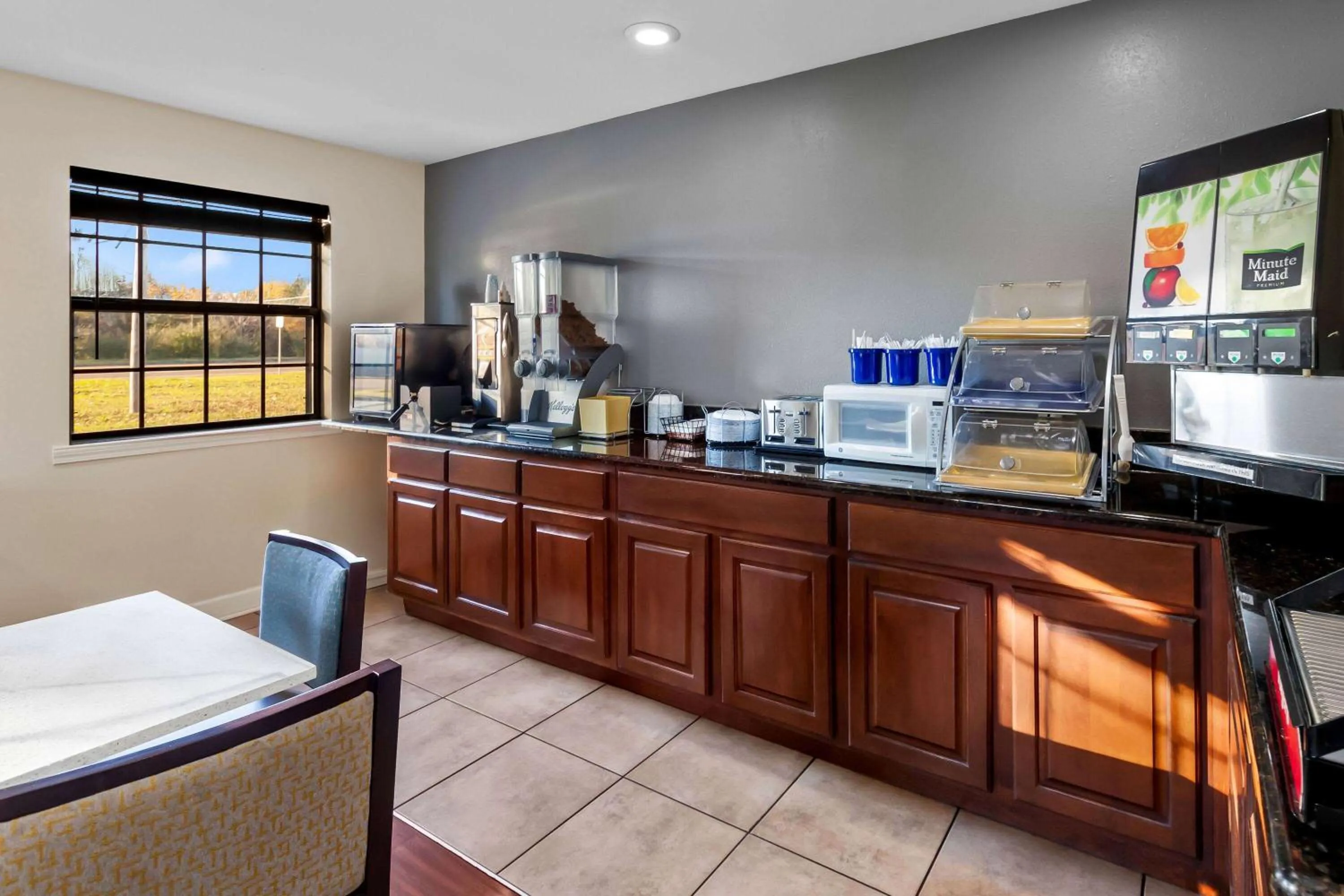 Restaurant/places to eat in Days Inn by Wyndham Brownsville