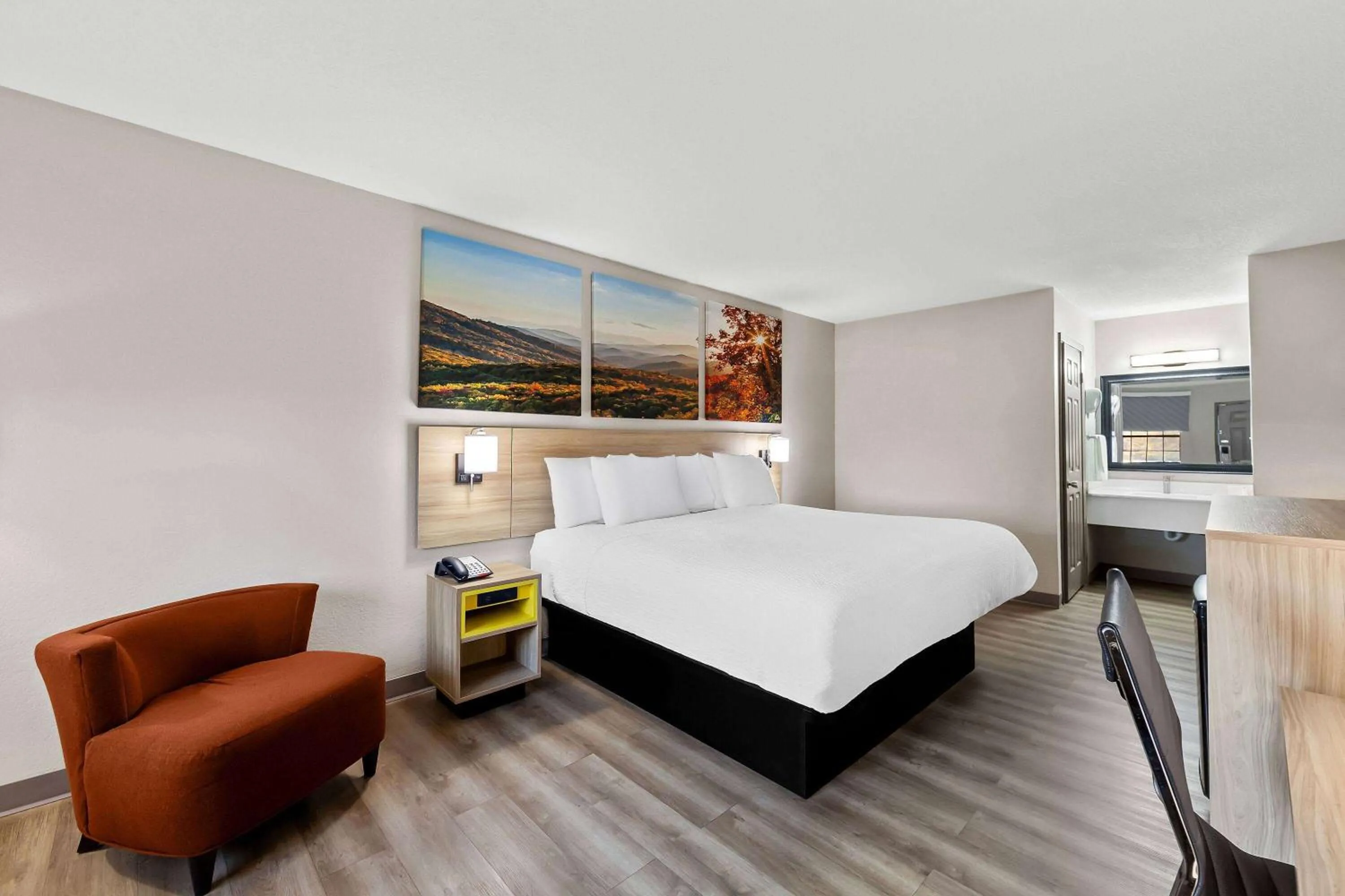 Bed in Days Inn by Wyndham Brownsville