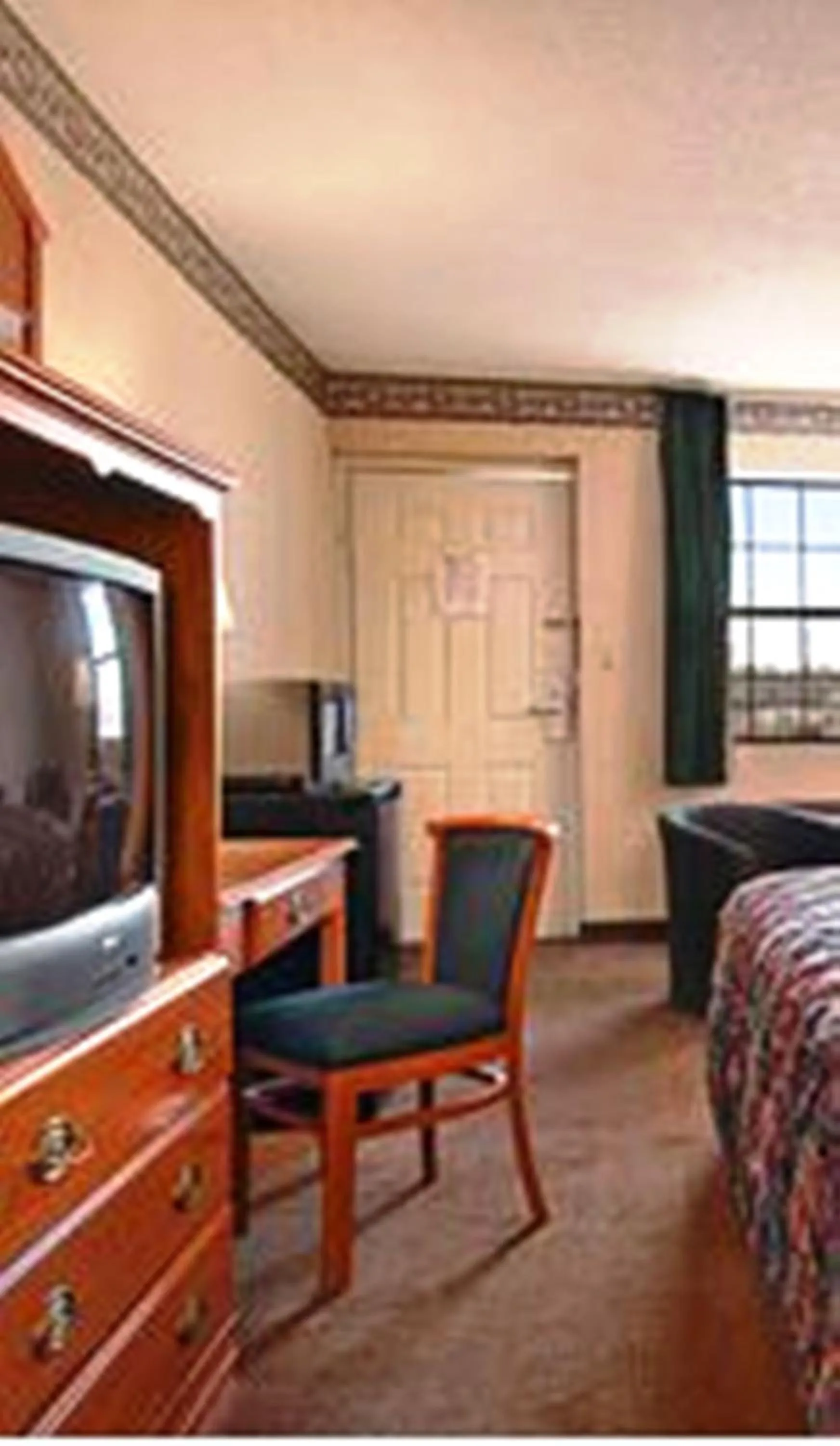 Bed in Days Inn by Wyndham Brownsville