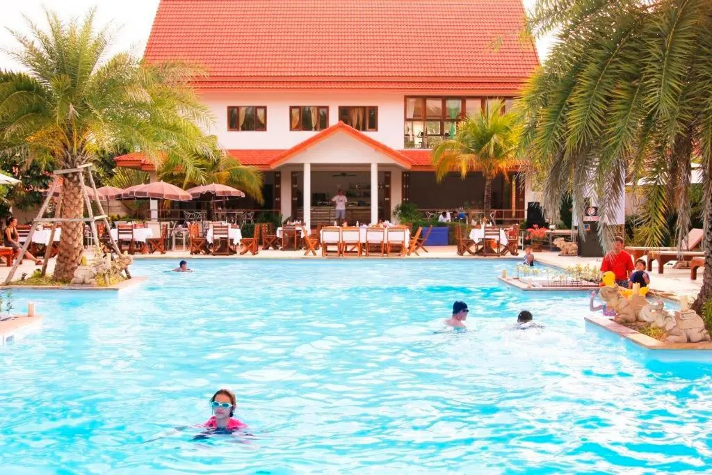 Swimming pool in Armonia Village Resort and Spa