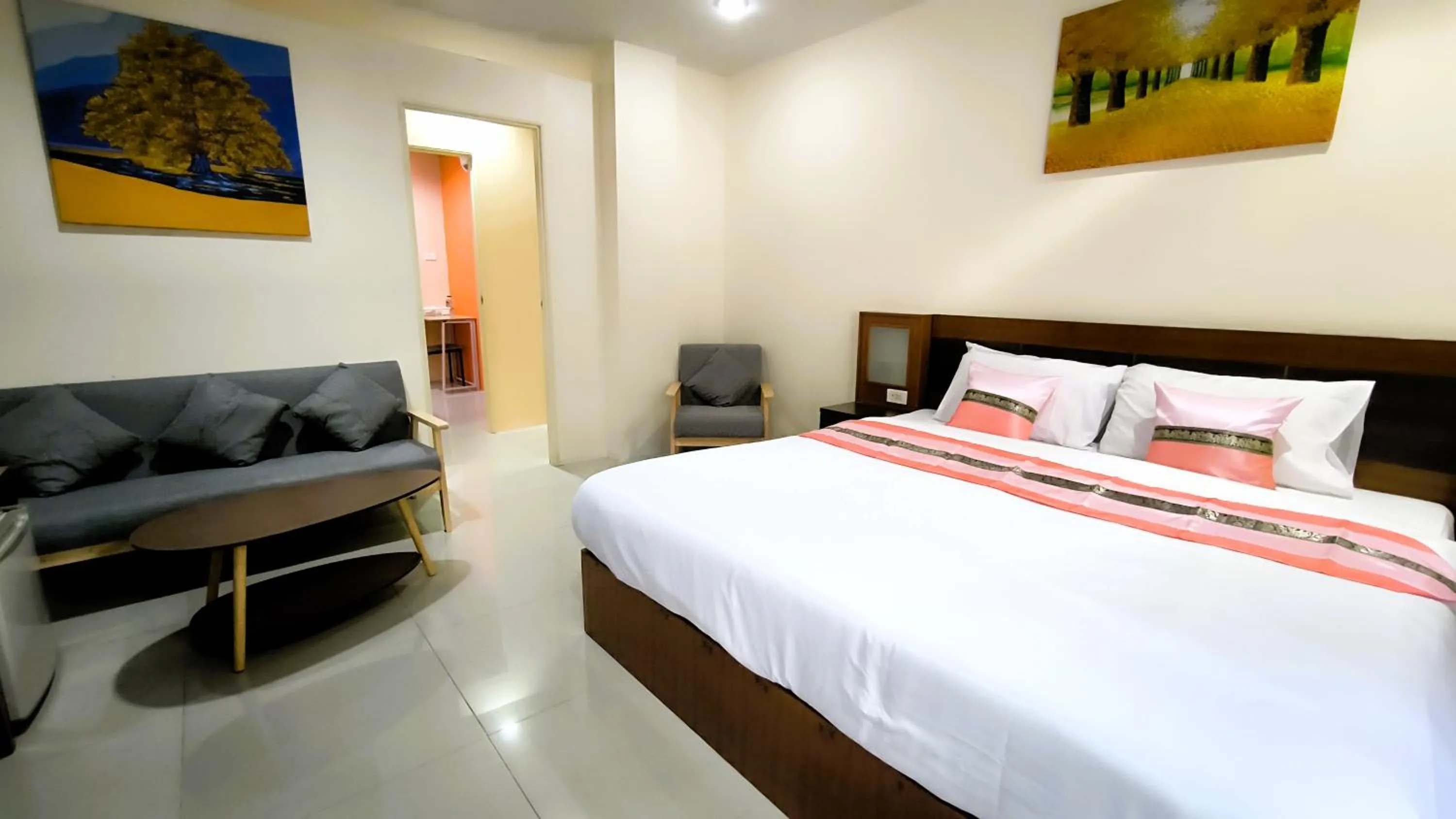Bedroom, Bed in Lucky Buako Hotel Patong