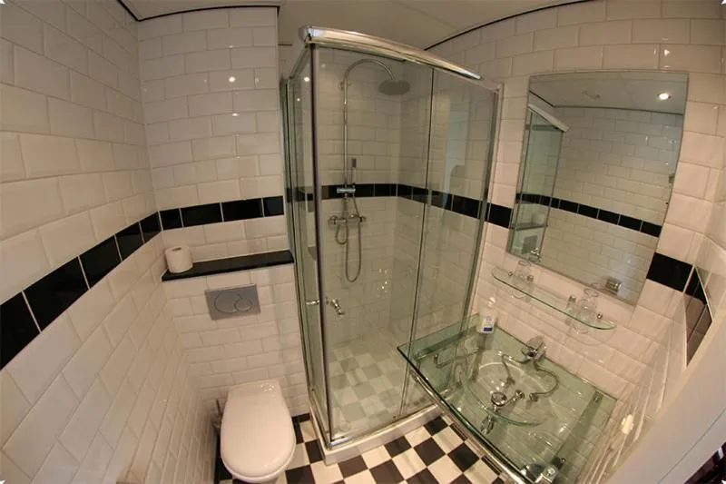 Bathroom in Hotel Keistad