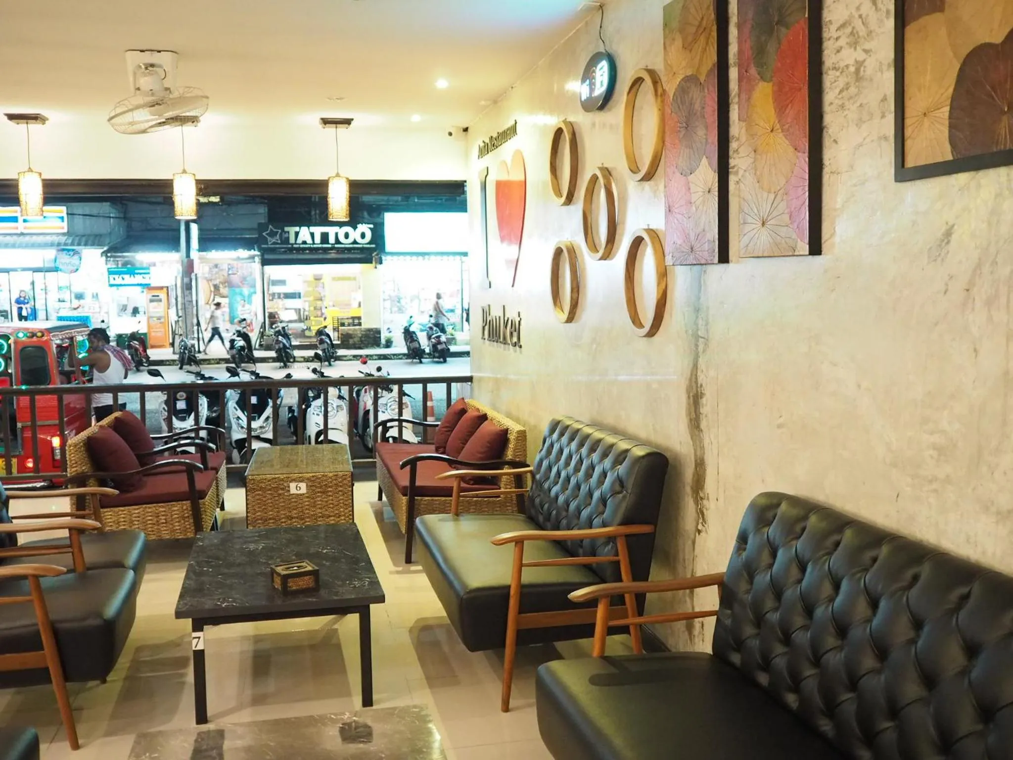 Restaurant/places to eat in Arita Hotel Patong