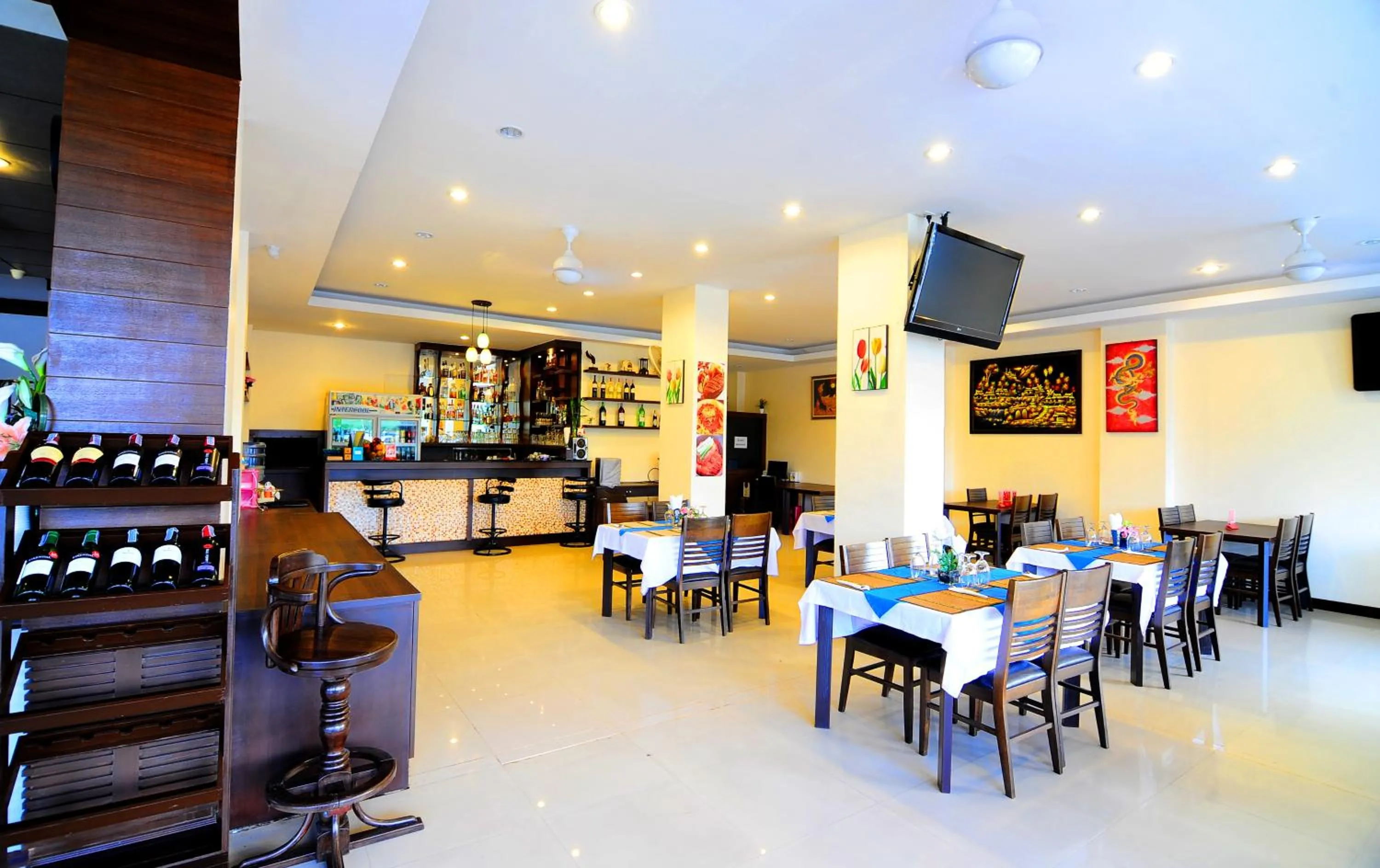 Restaurant/places to eat in Arita Hotel Patong