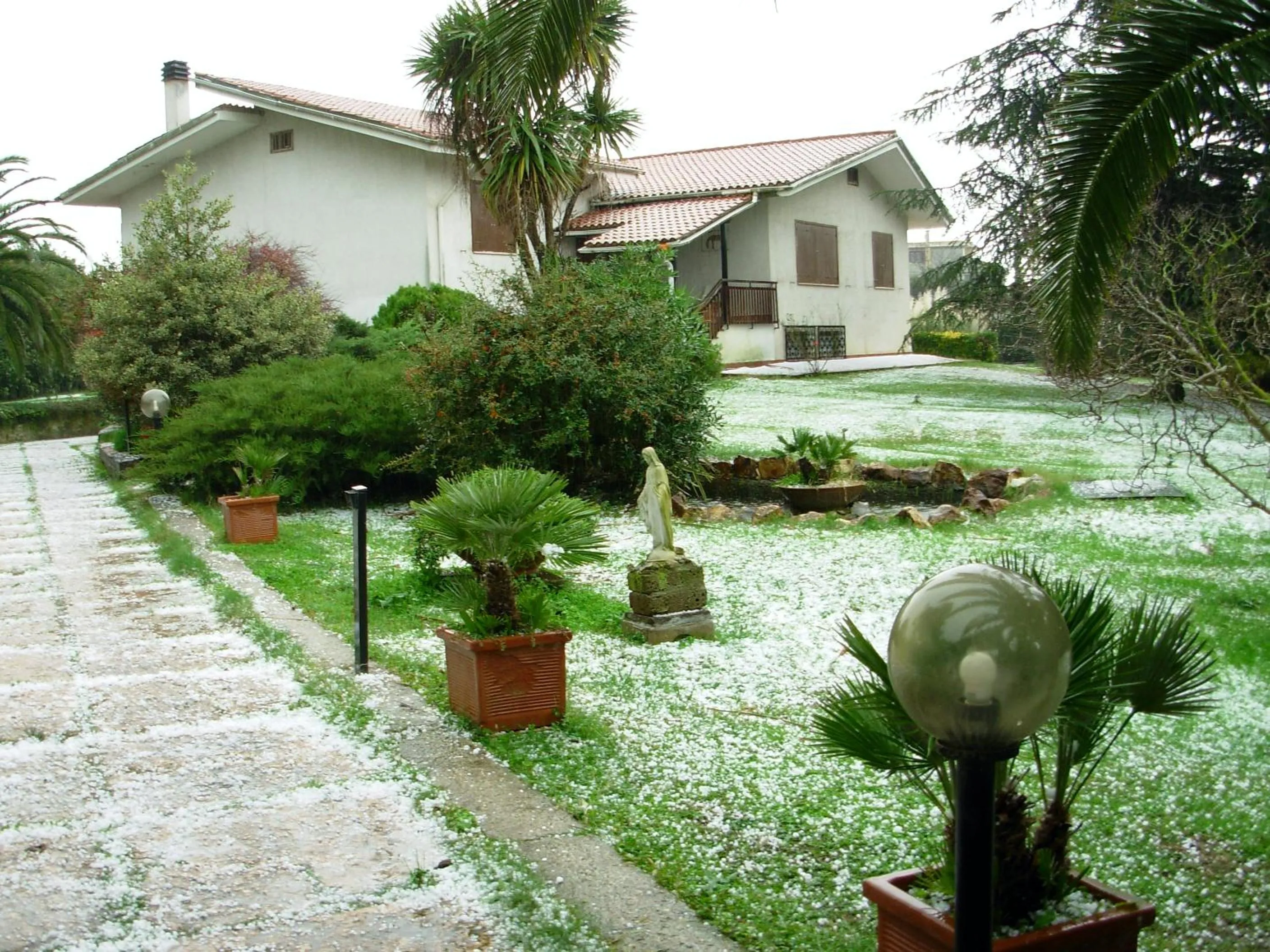 Garden view in B&B Villa Sans Souci