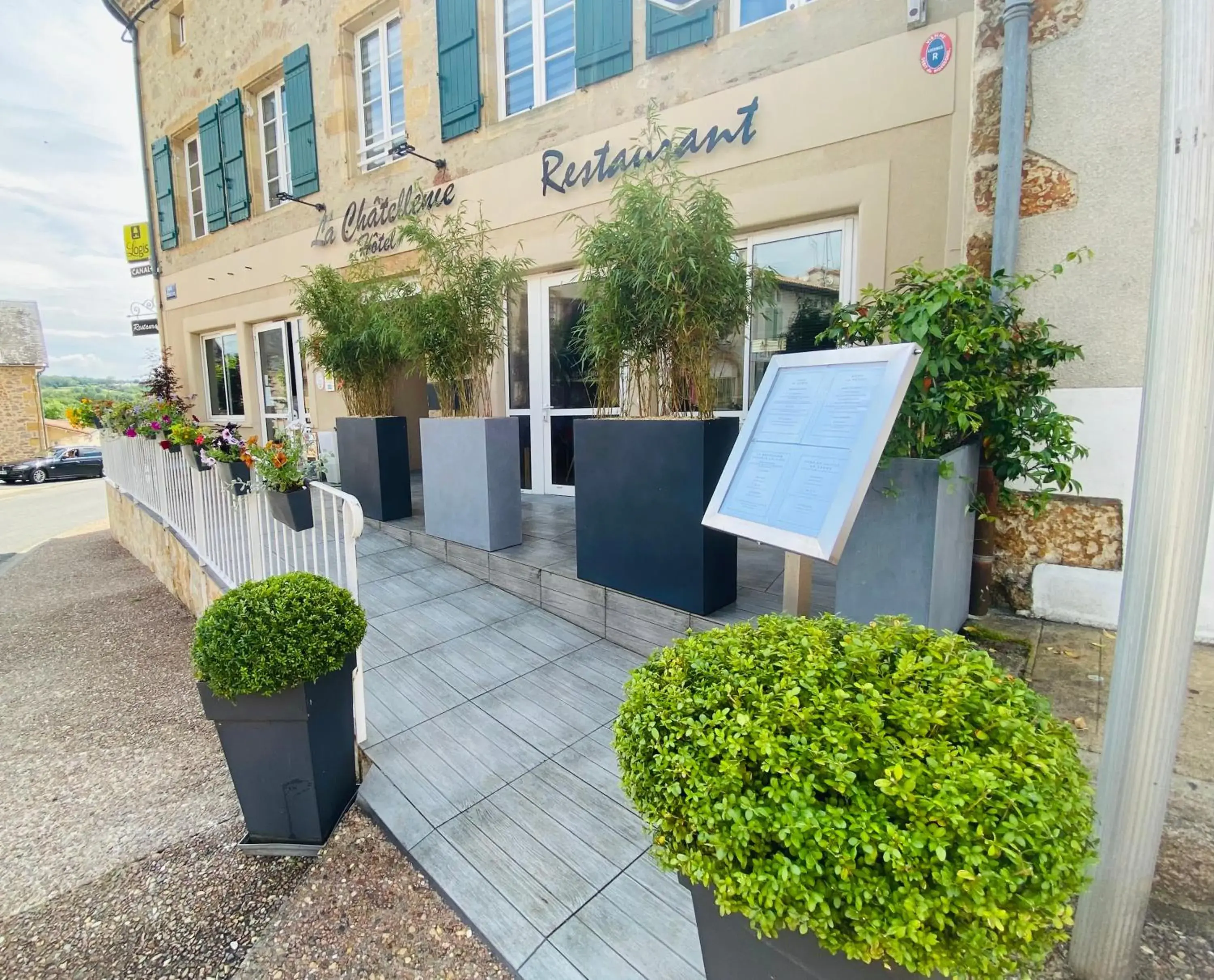Logis Hôtel Restaurant La Châtellenie Logis Hôtel Restaurant La Châtellenie