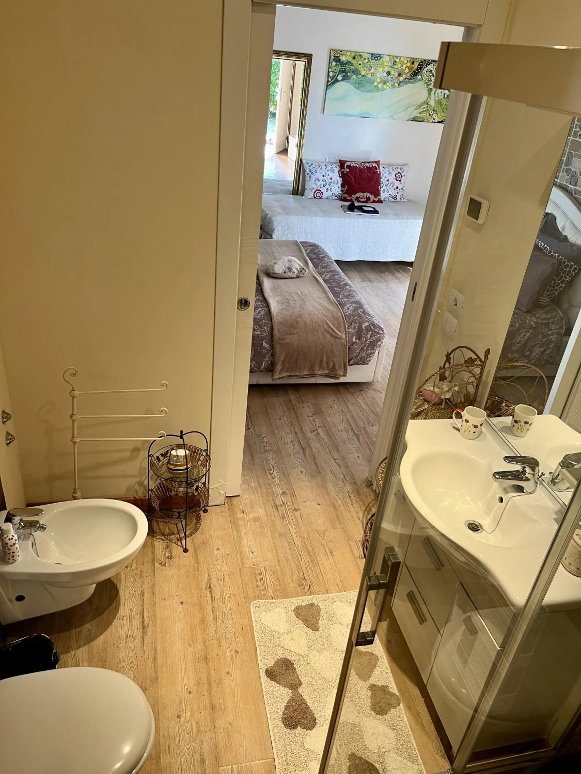 Bathroom, Bed in Country Home B&B Il Melo