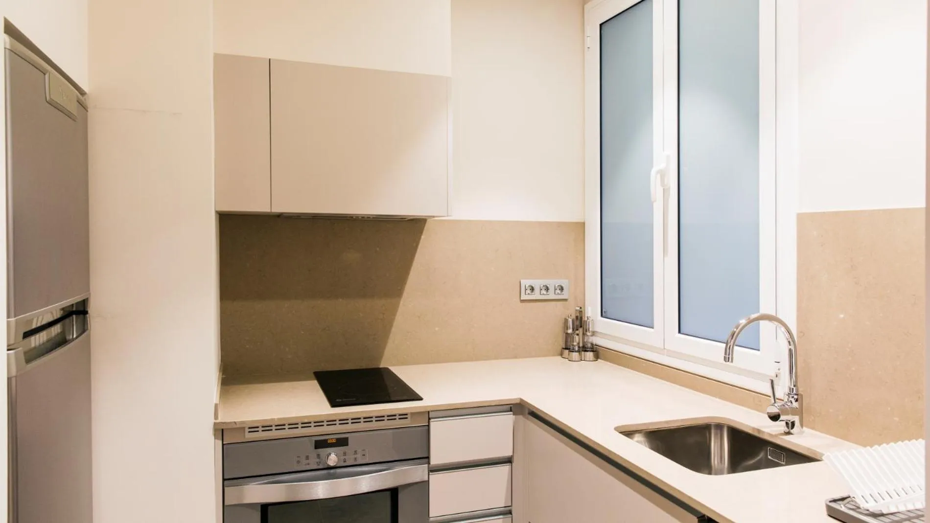 Fisa Rentals Ramblas Apartments