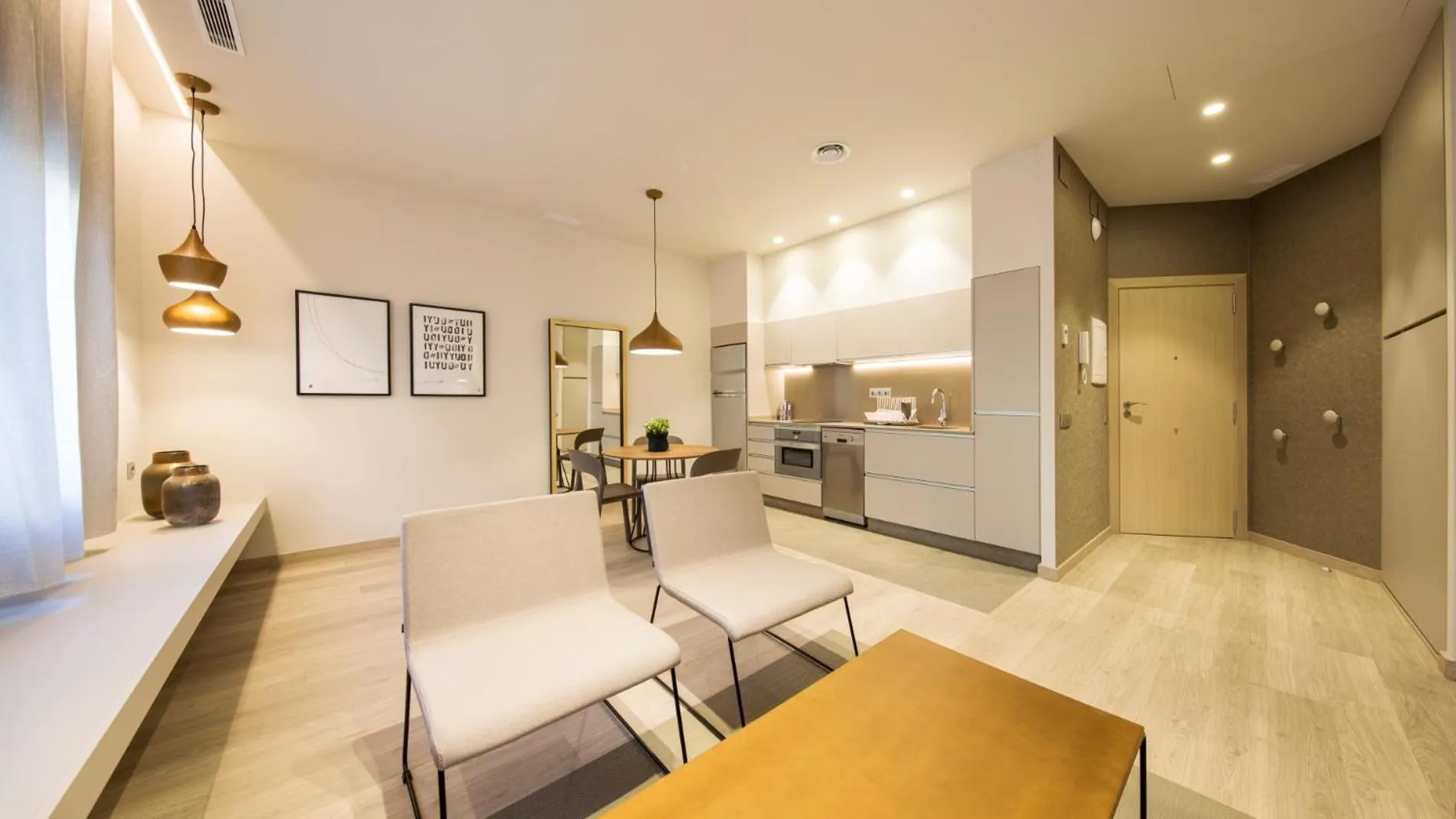 Fisa Rentals Ramblas Apartments