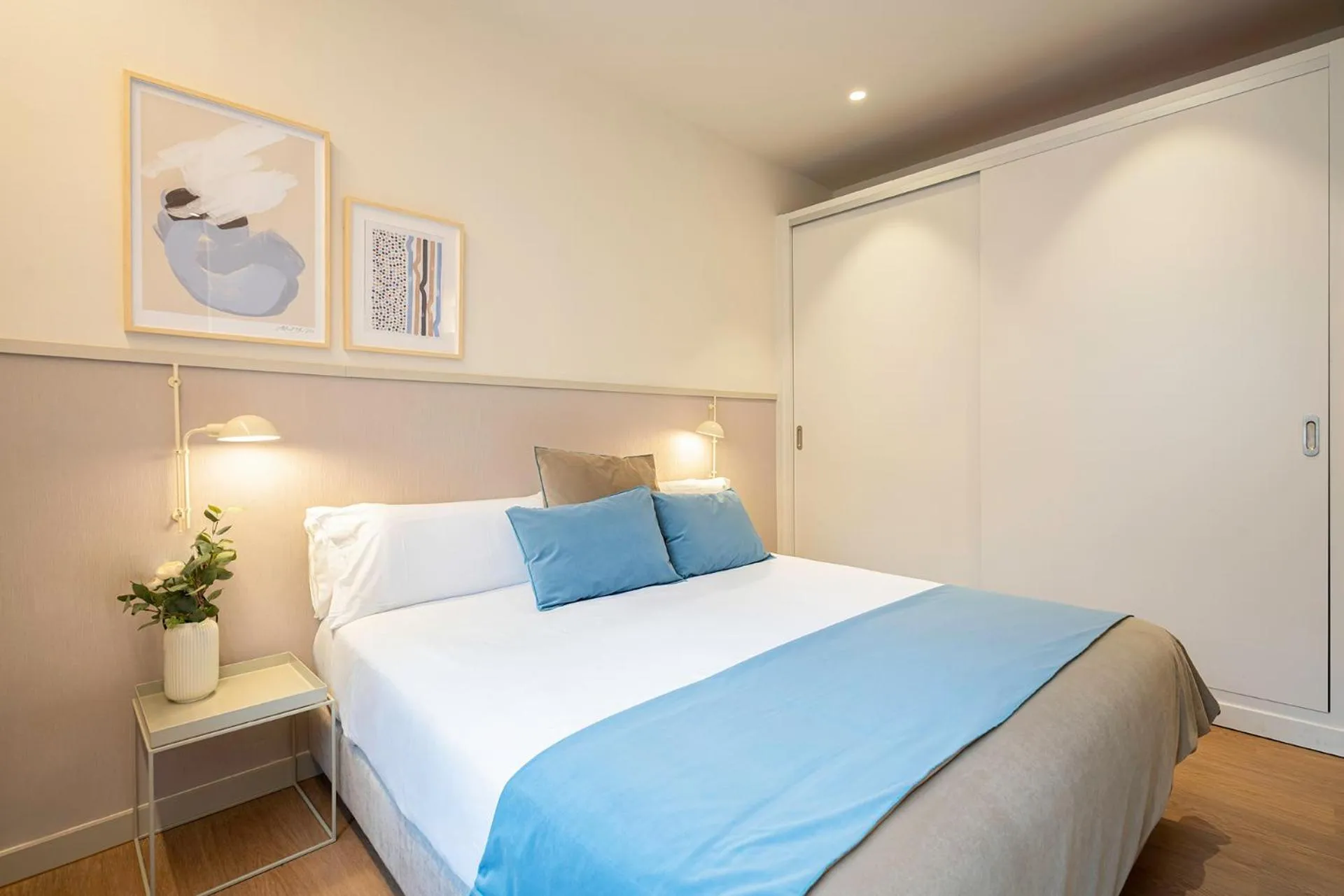 Bedroom, Bed in Fisa Rentals Ramblas Apartments