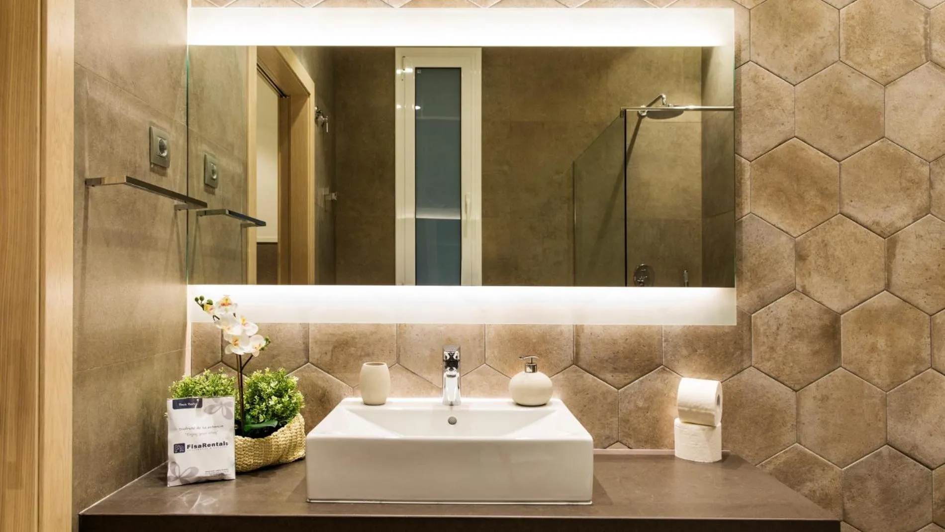 Fisa Rentals Ramblas Apartments