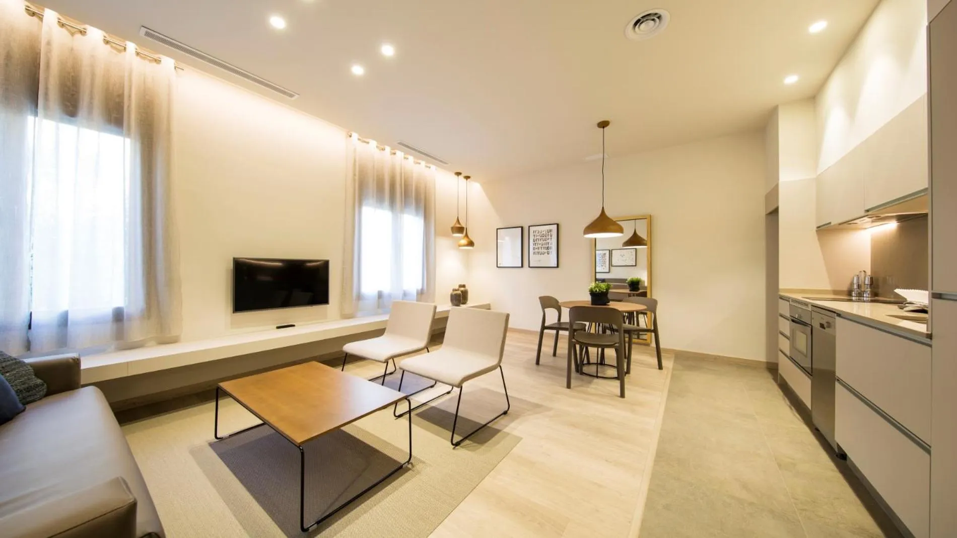 Fisa Rentals Ramblas Apartments