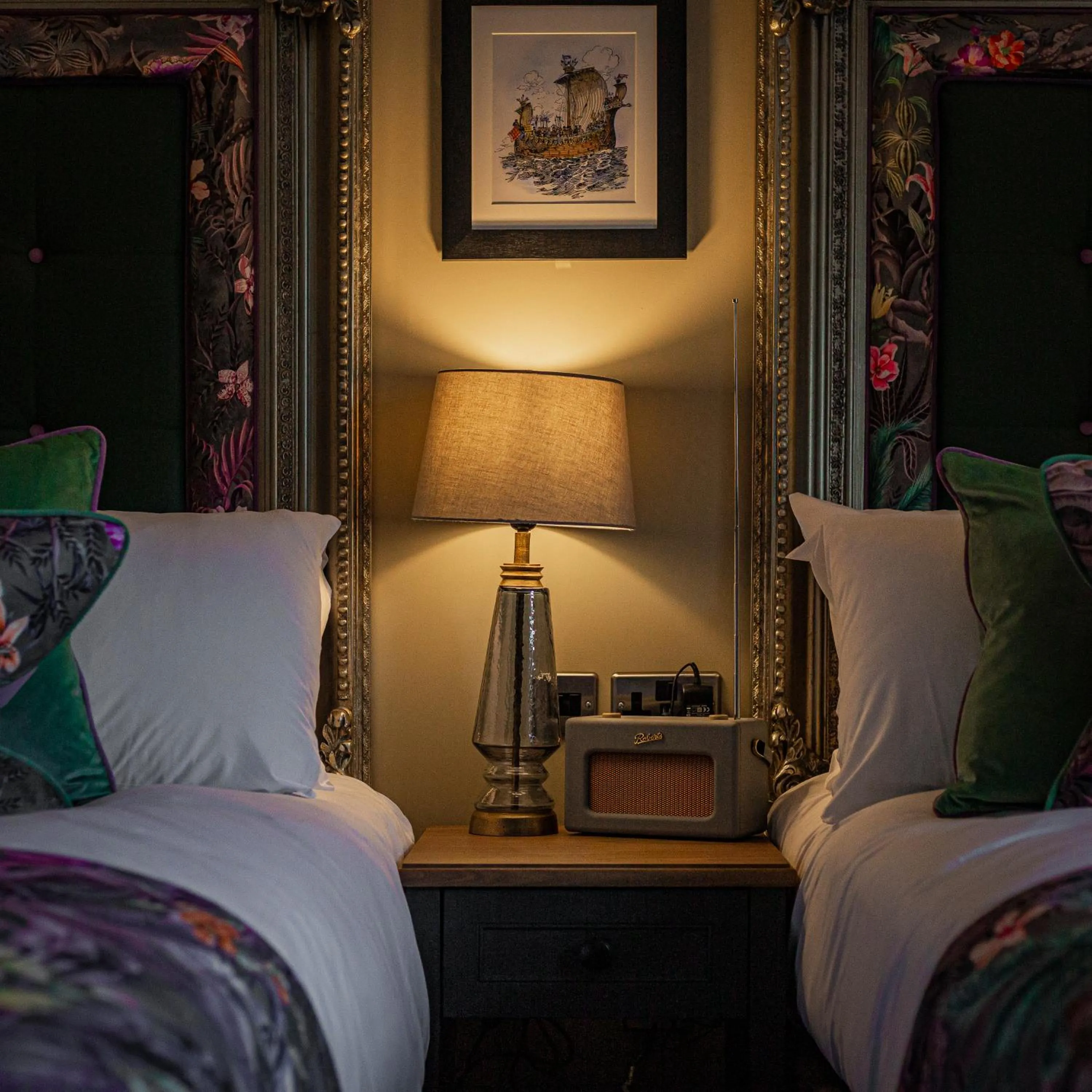 Bed in The Kings Arms and Royal Hotel, Godalming, Surrey - The Coaching Inn Group