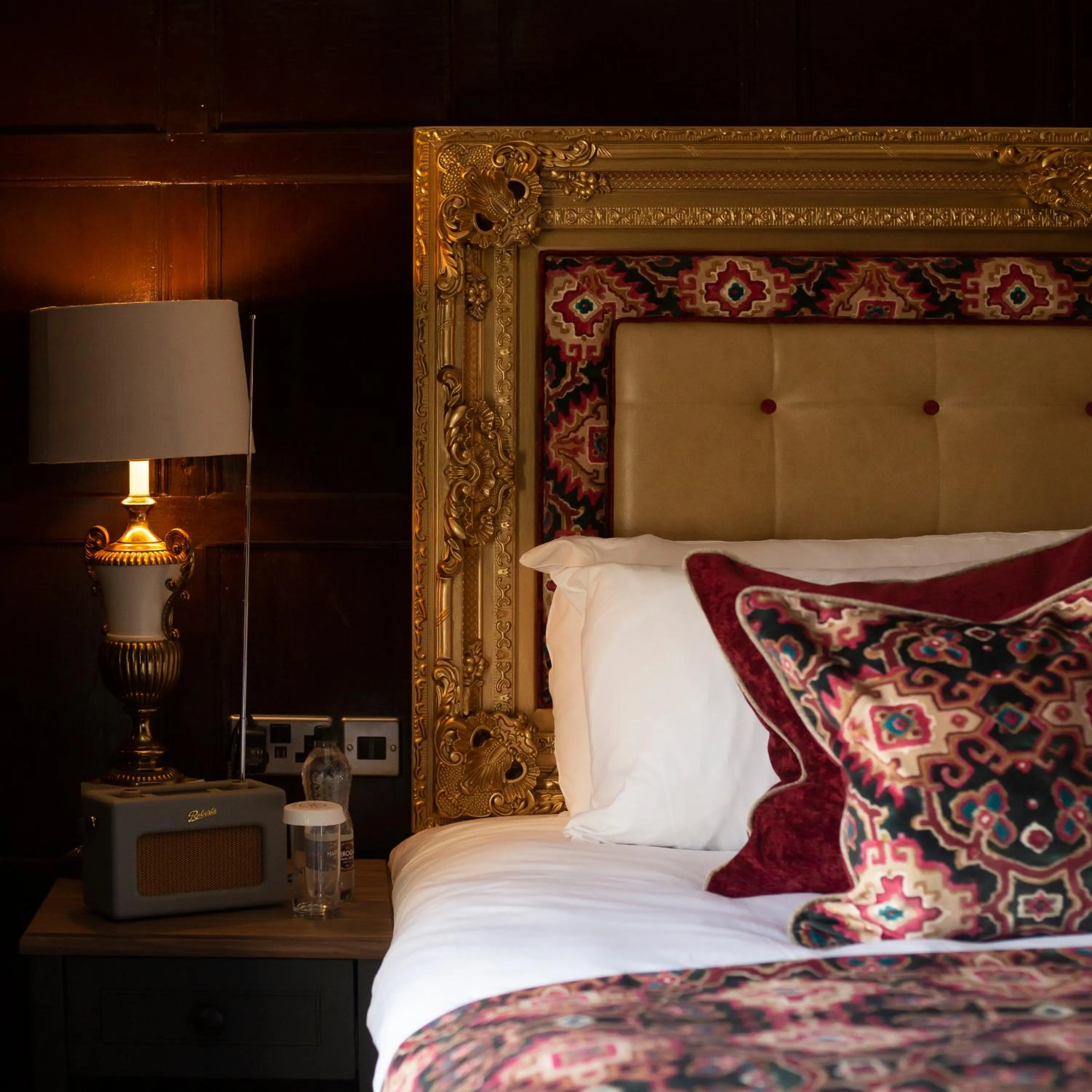 Bed in The Kings Arms and Royal Hotel, Godalming, Surrey - The Coaching Inn Group