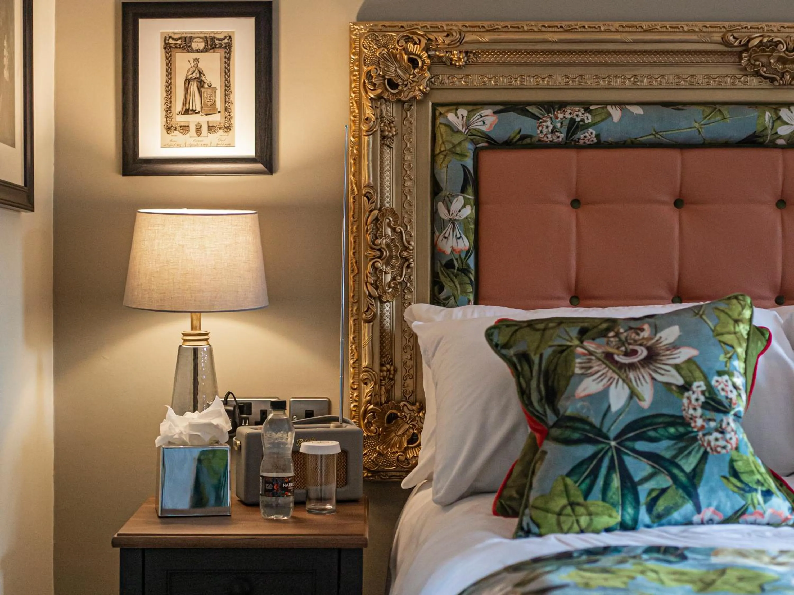 Bed in The Kings Arms and Royal Hotel, Godalming, Surrey - The Coaching Inn Group