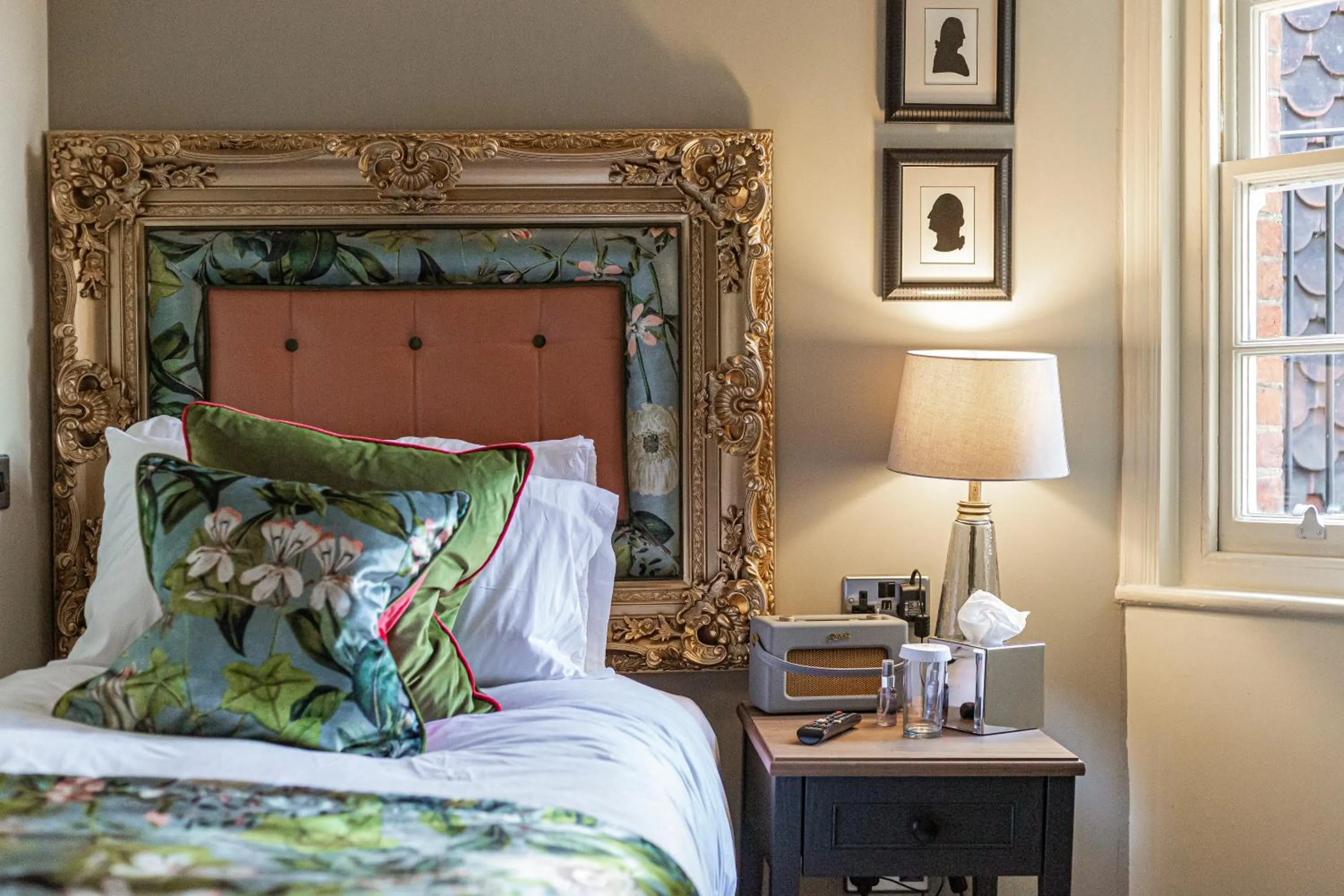 Bed in The Kings Arms and Royal Hotel, Godalming, Surrey - The Coaching Inn Group