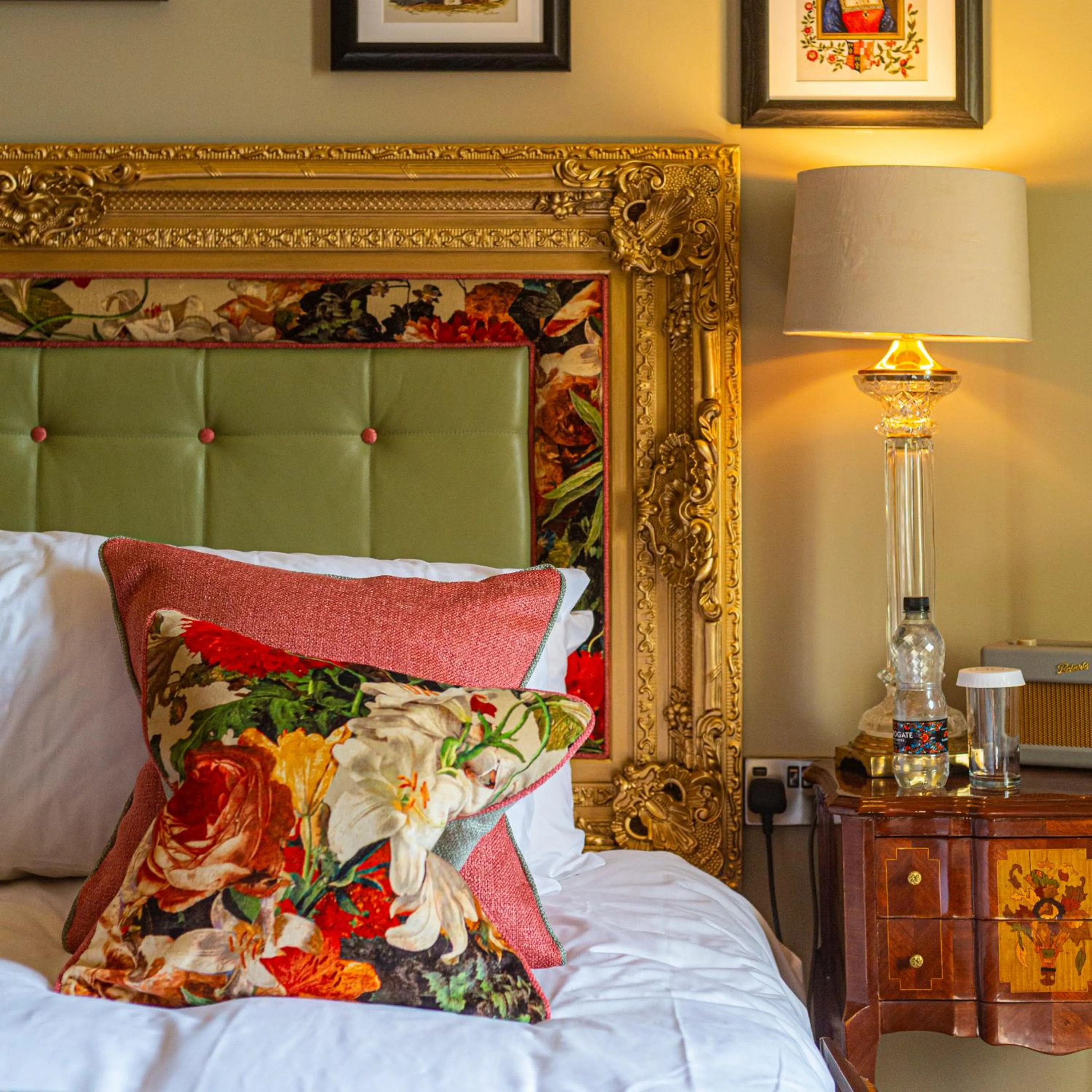 Bed in The Kings Arms and Royal Hotel, Godalming, Surrey - The Coaching Inn Group