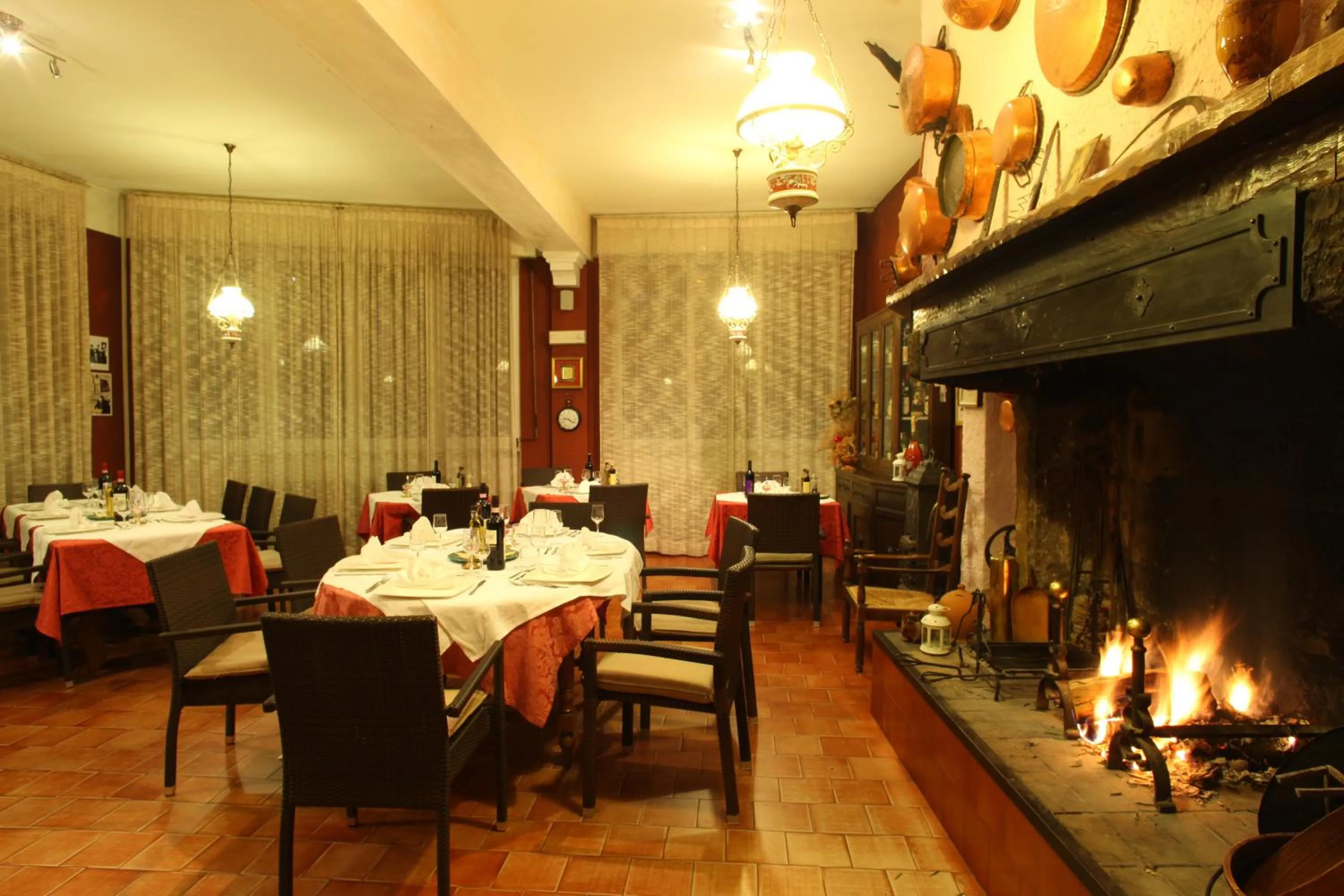 Communal lounge/ TV room in Piccolo Hotel