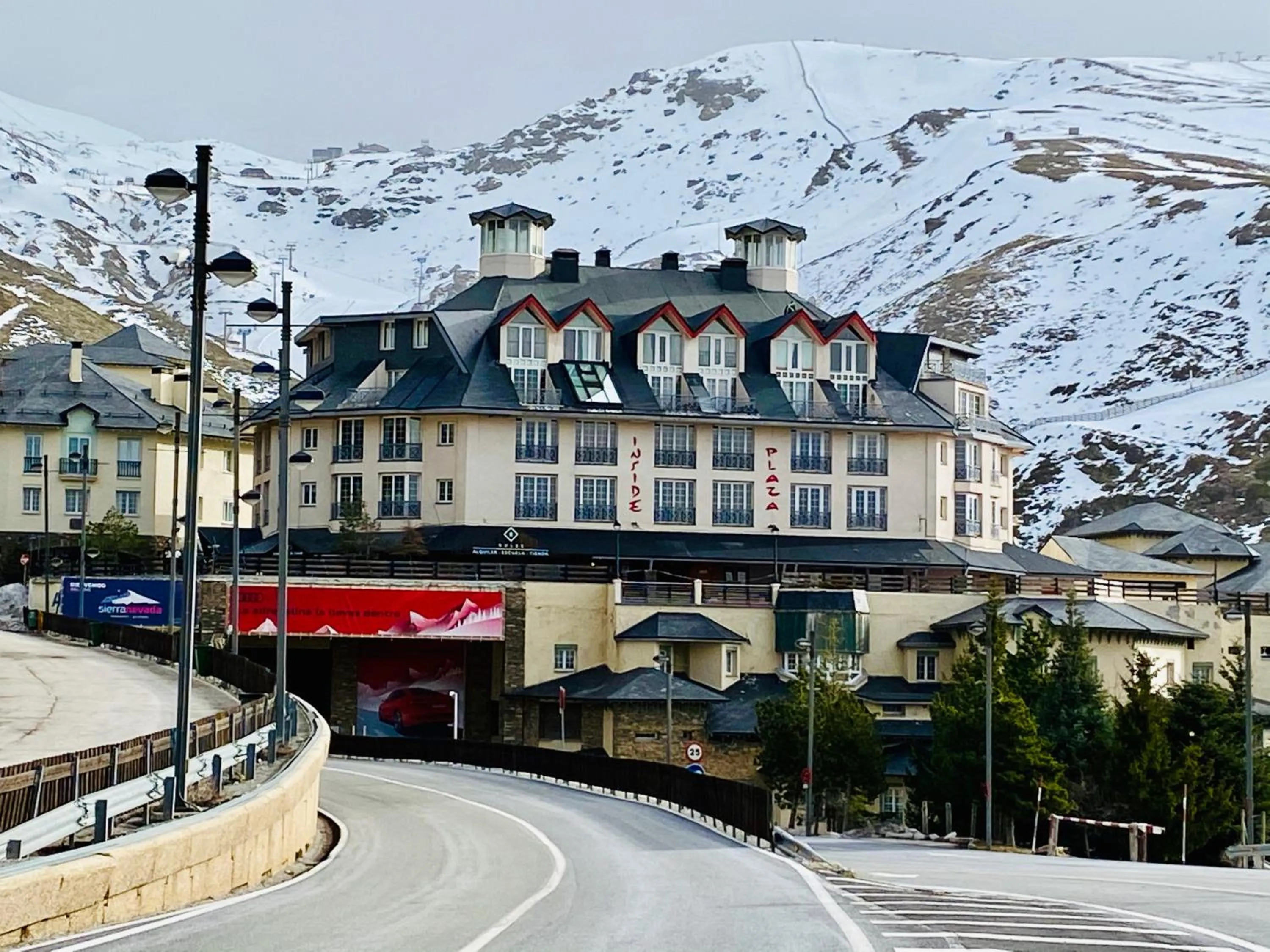 Property building in Inside Plaza Sierra Nevada