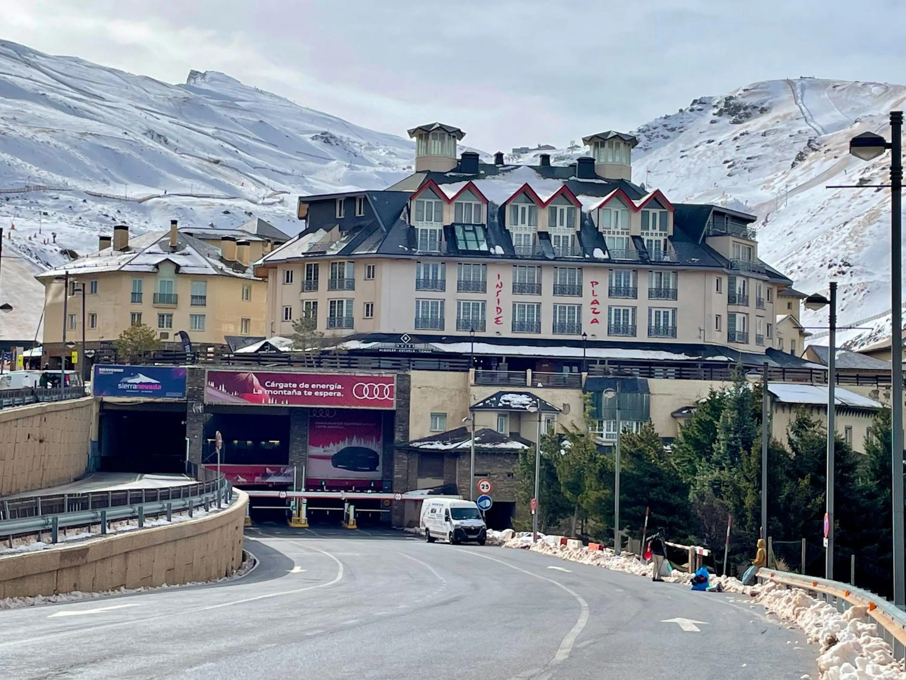 Property building in Inside Plaza Sierra Nevada