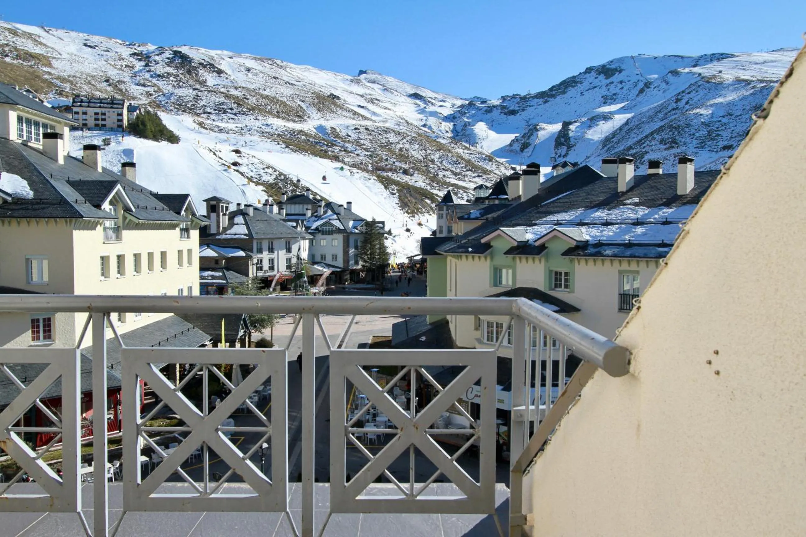 Nearby landmark in Inside Plaza Sierra Nevada