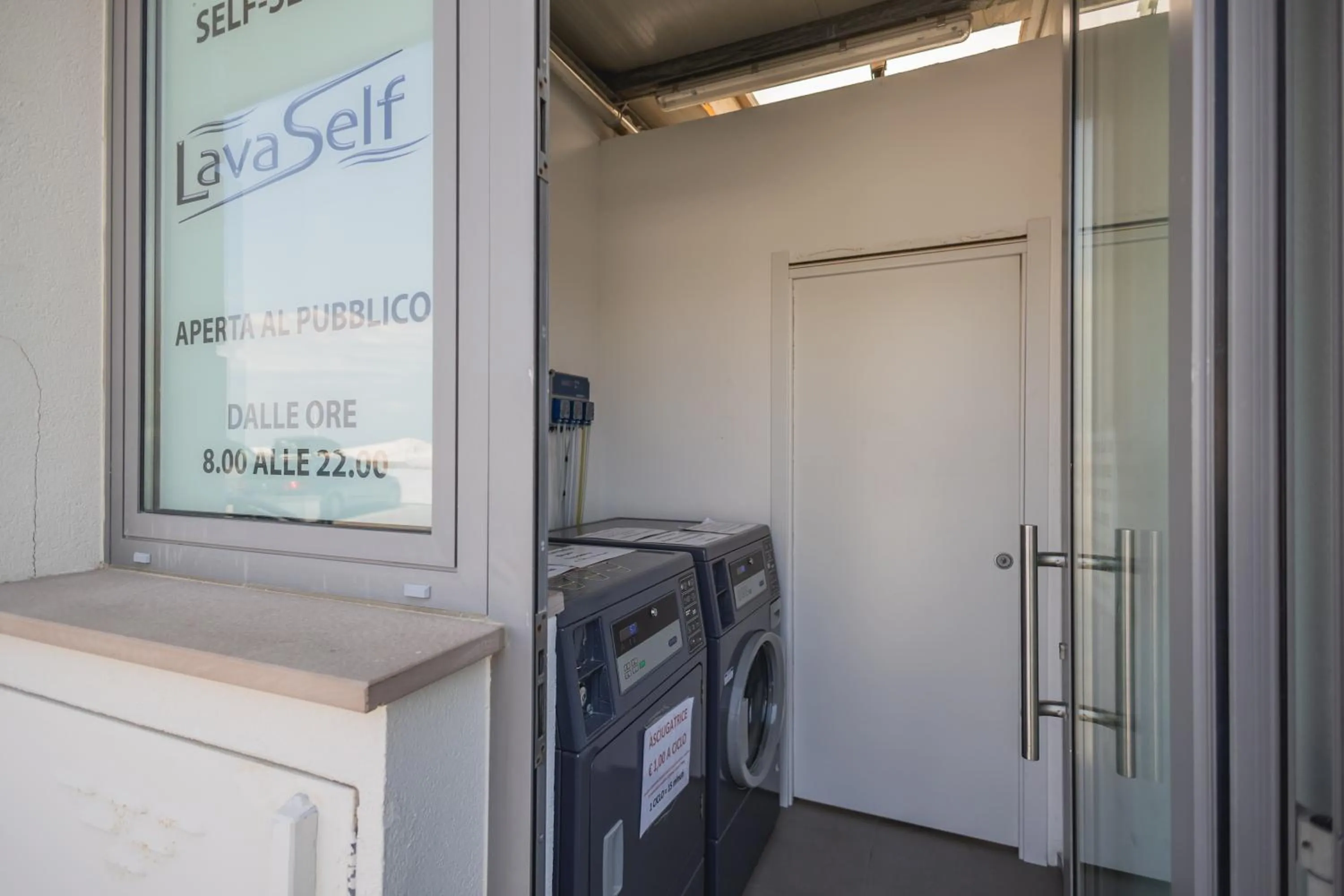 laundry in Hotel & Residence Cavalluccio Marino