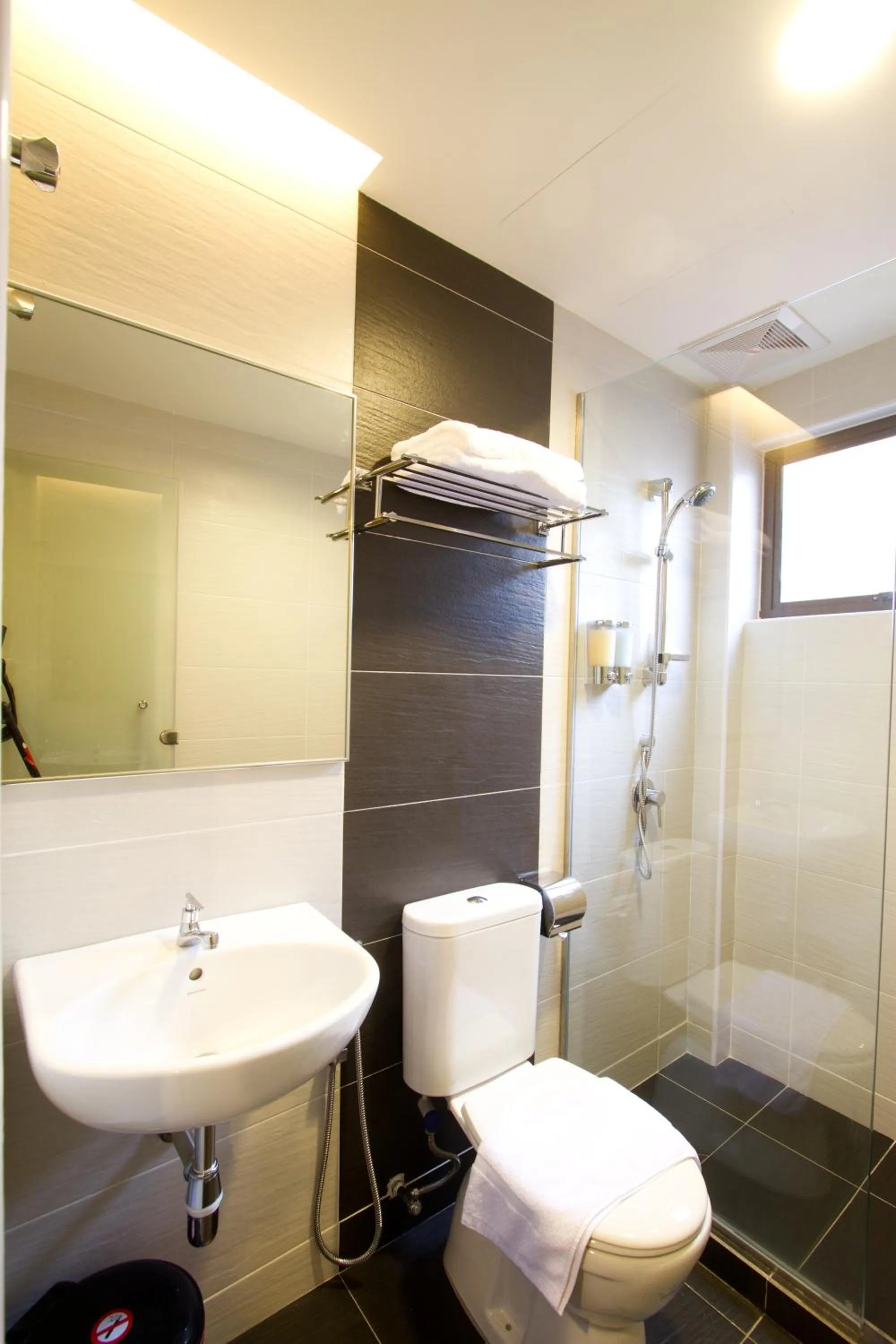 Lotus Hotel Masjid India