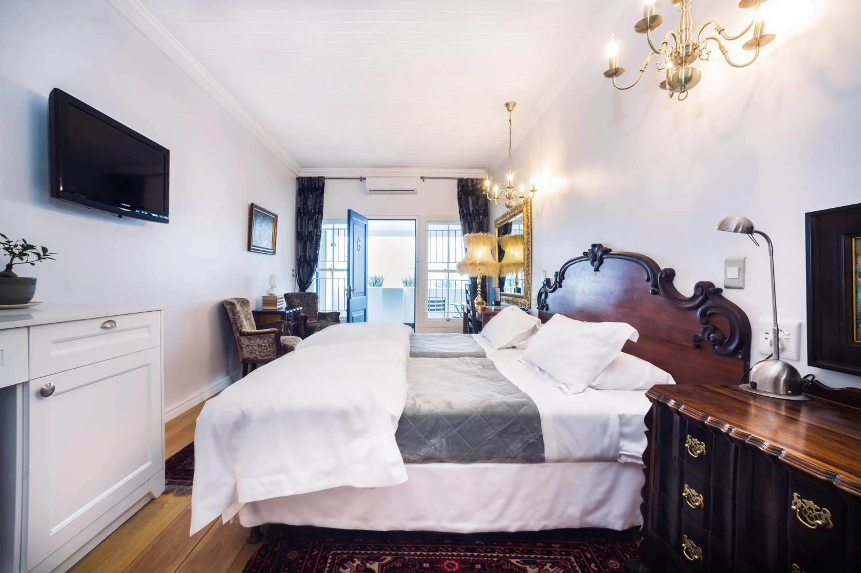 Photo of the whole room, Bed in Batavia Boutique Hotel