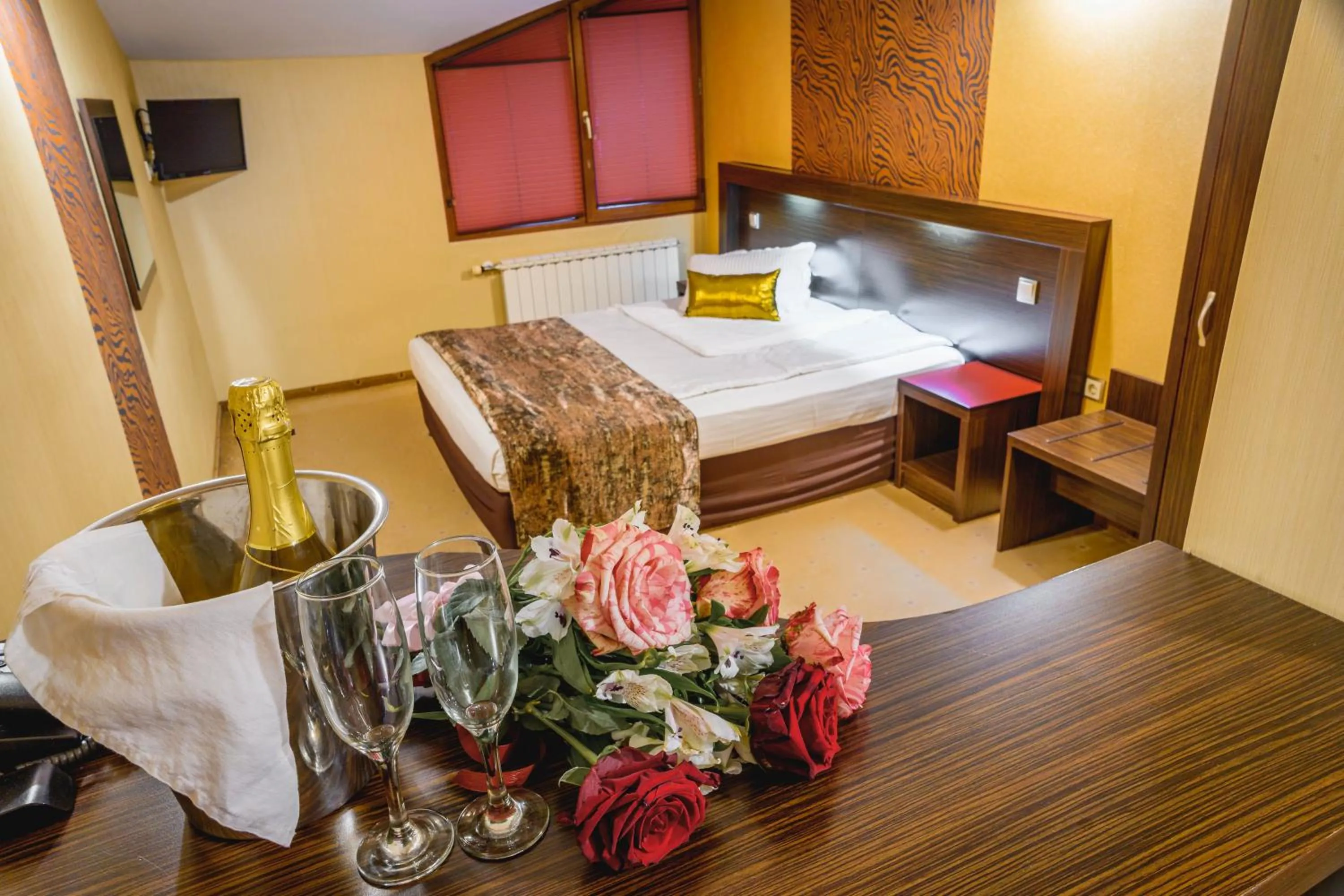 Bed in Eleganza Family Hotel - Free Parking