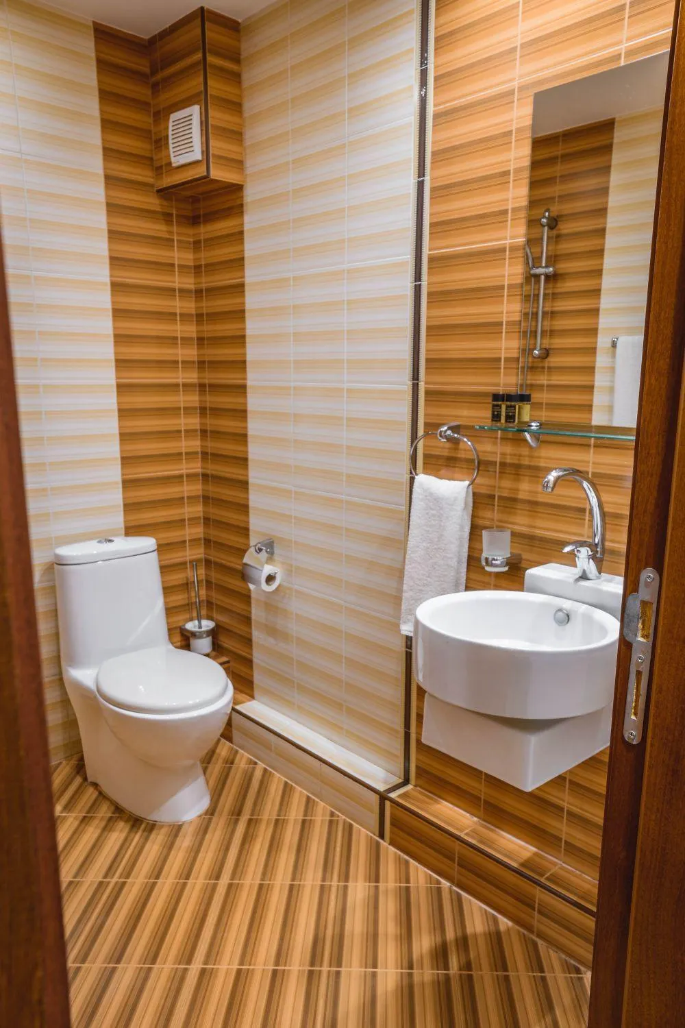 Eleganza Family Hotel - Free Parking