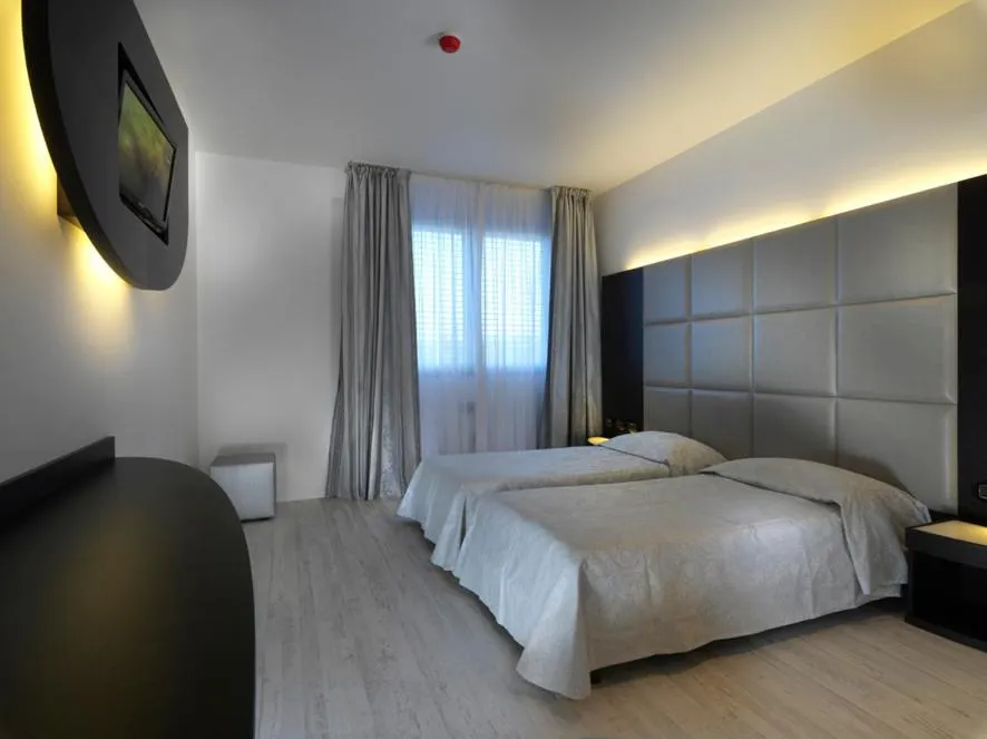 Photo of the whole room, Bed in Blu9 Hotel