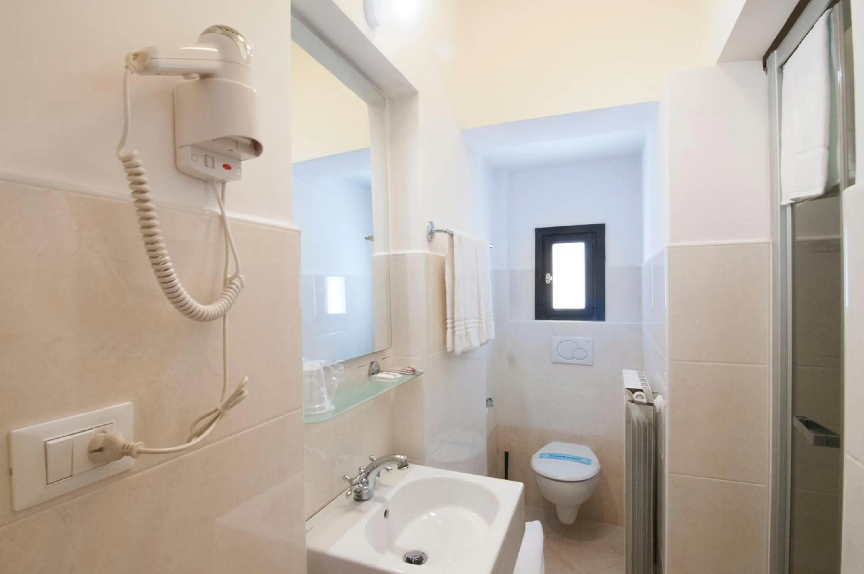 Bathroom in Albergo ai Tolentini