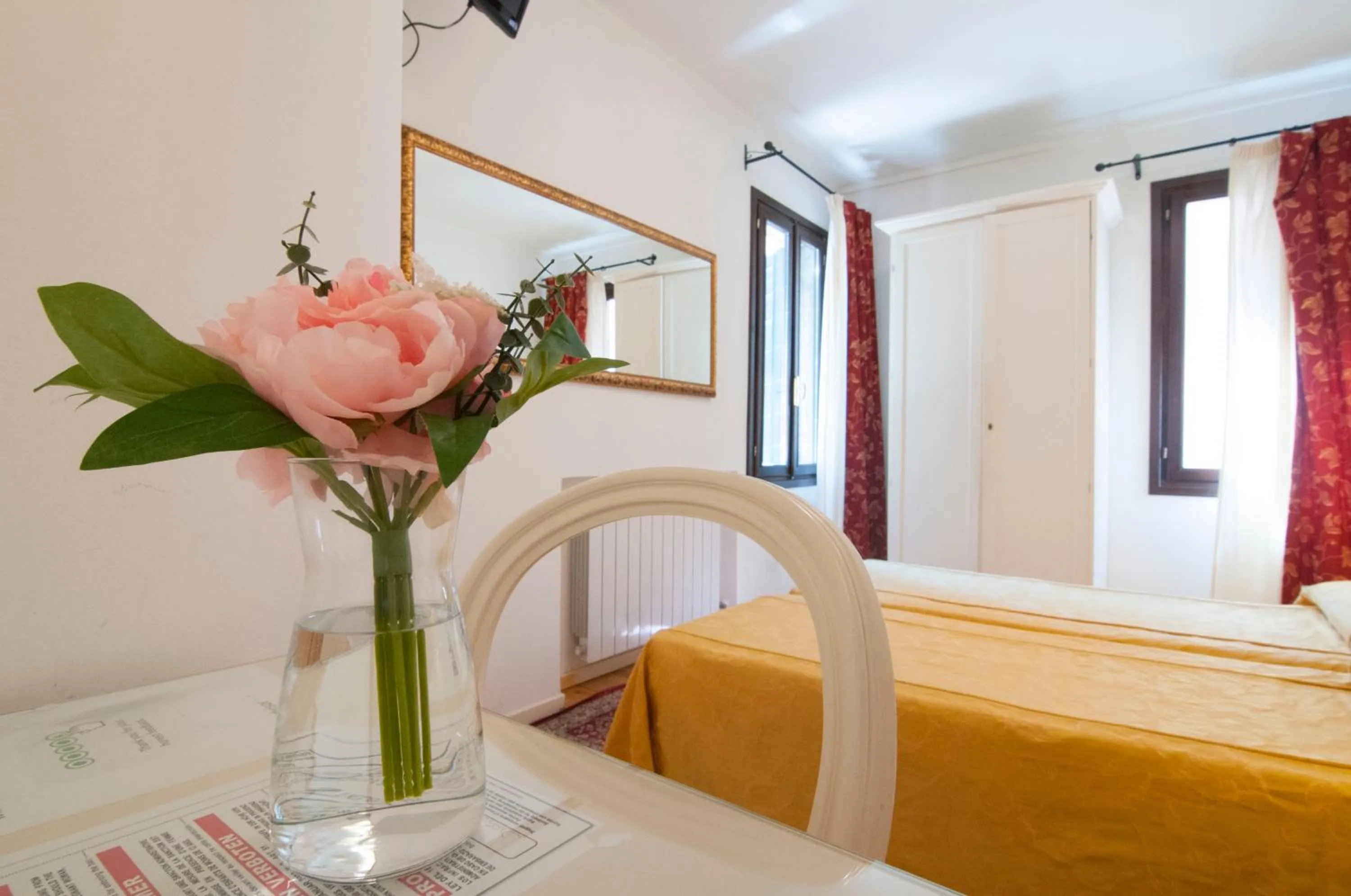 Decorative detail, Bed in Albergo ai Tolentini