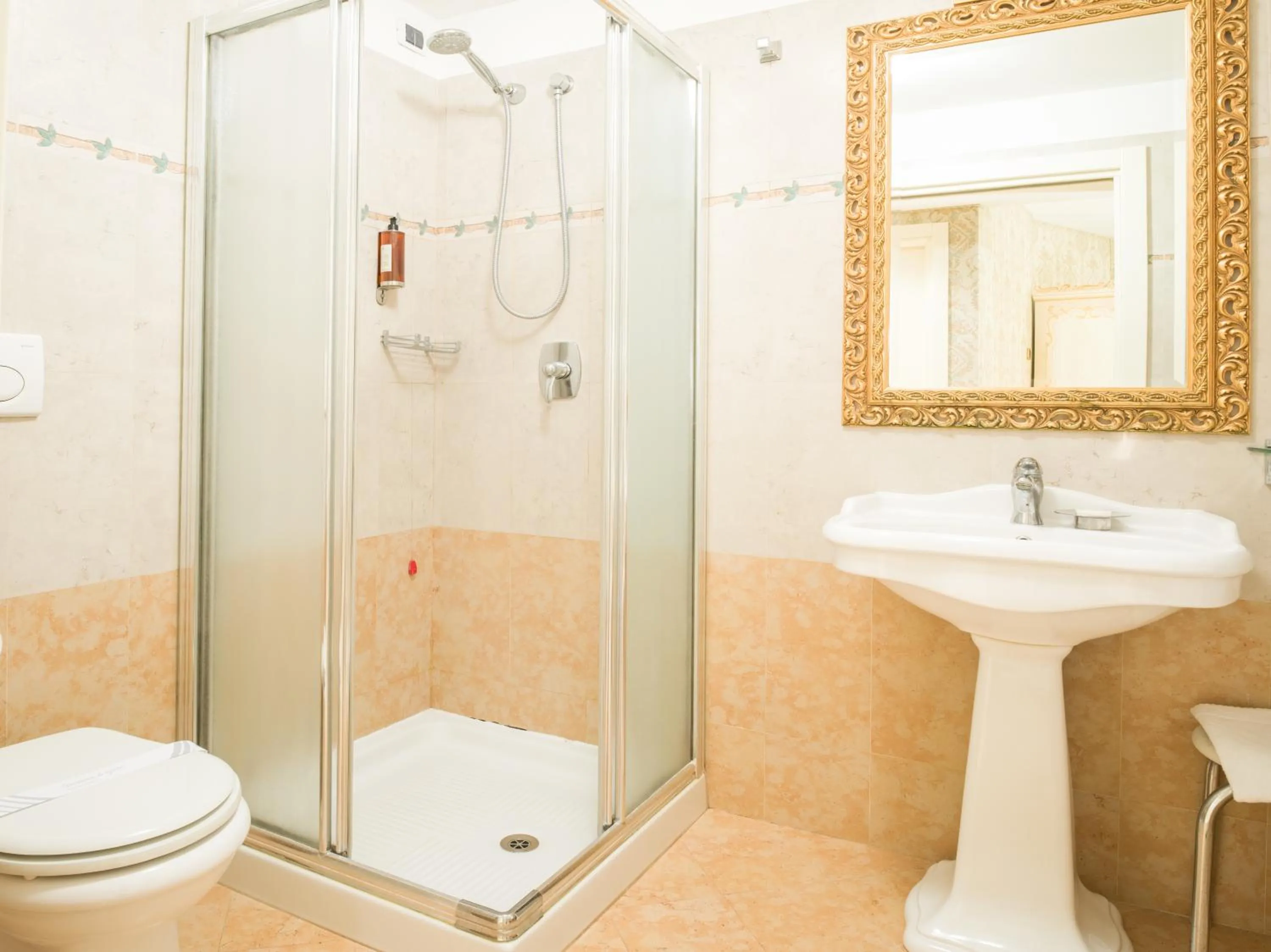 Shower in Dimora Marciana