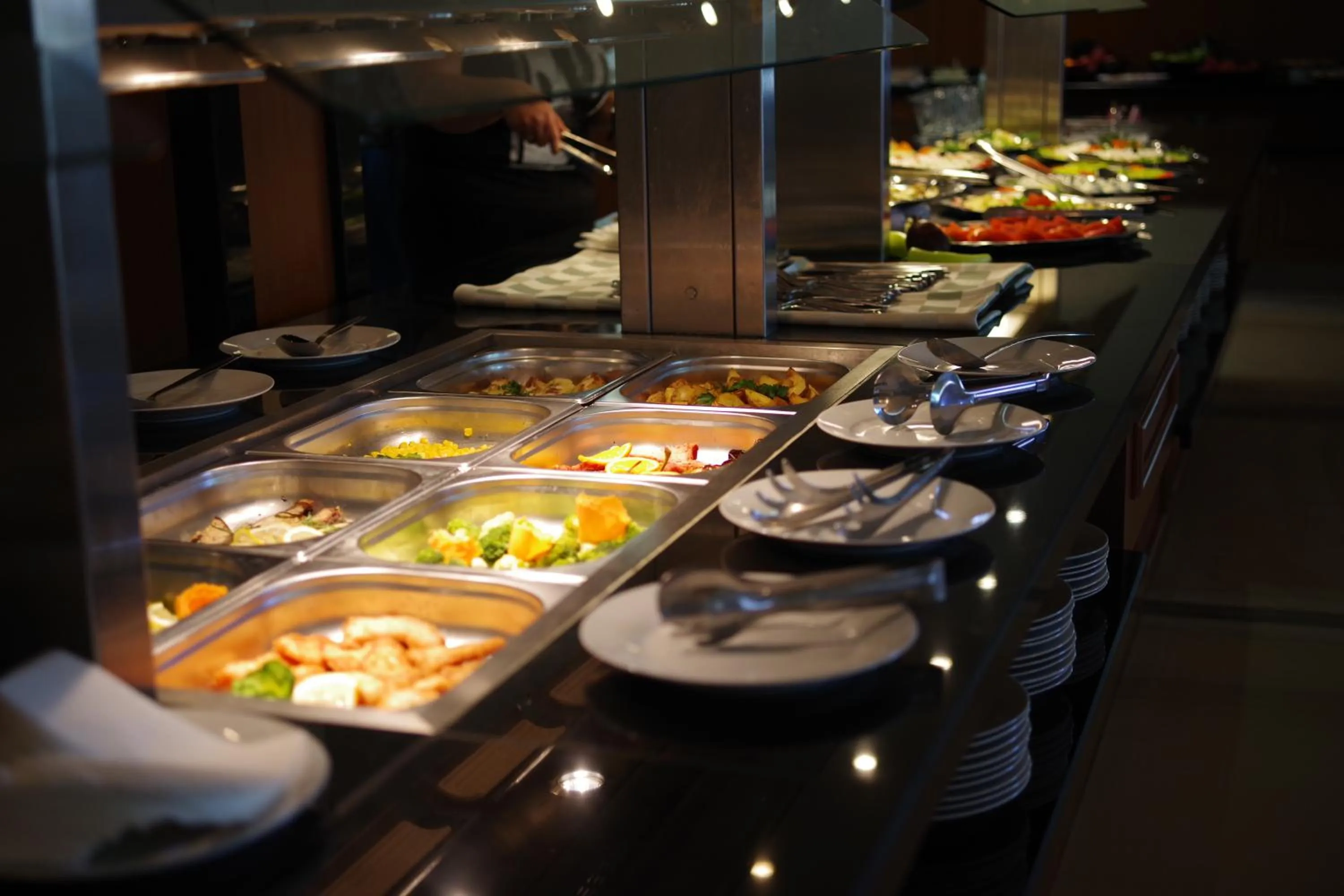 Food in Perla Plaza Hotel - All Inclusive