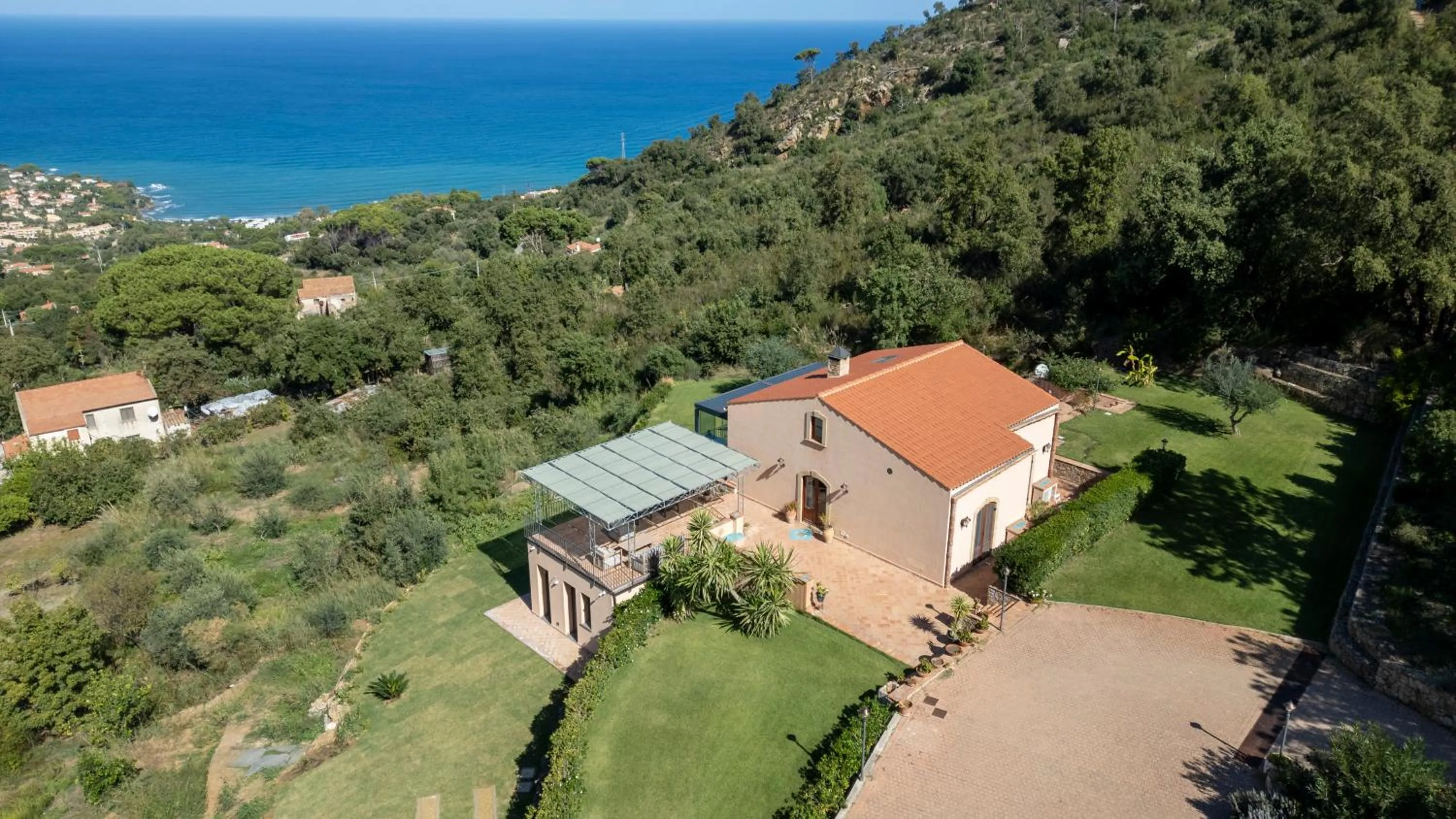 Property building in B&B Le Ginestre