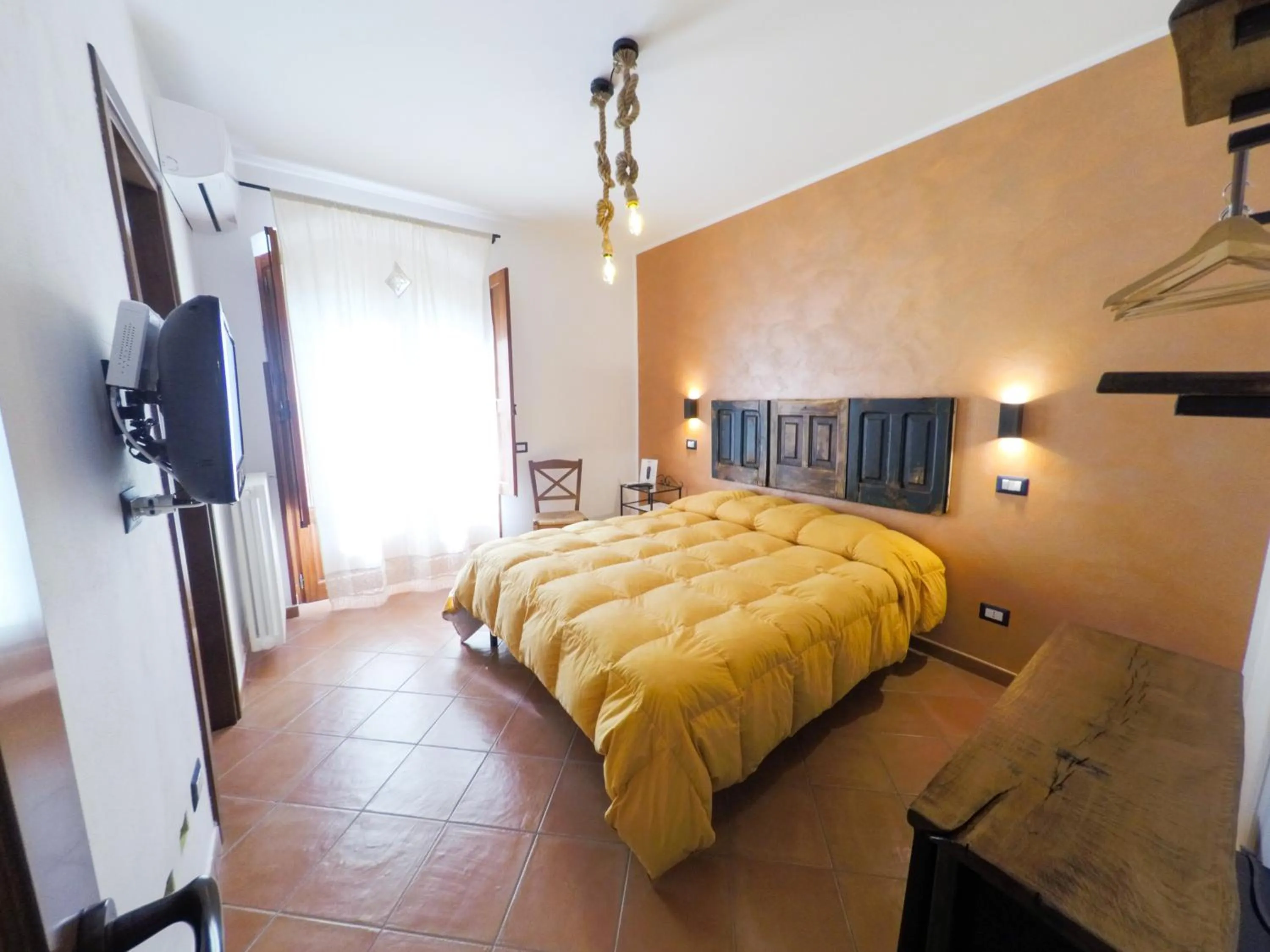Photo of the whole room, Bed in B&B Le Ginestre