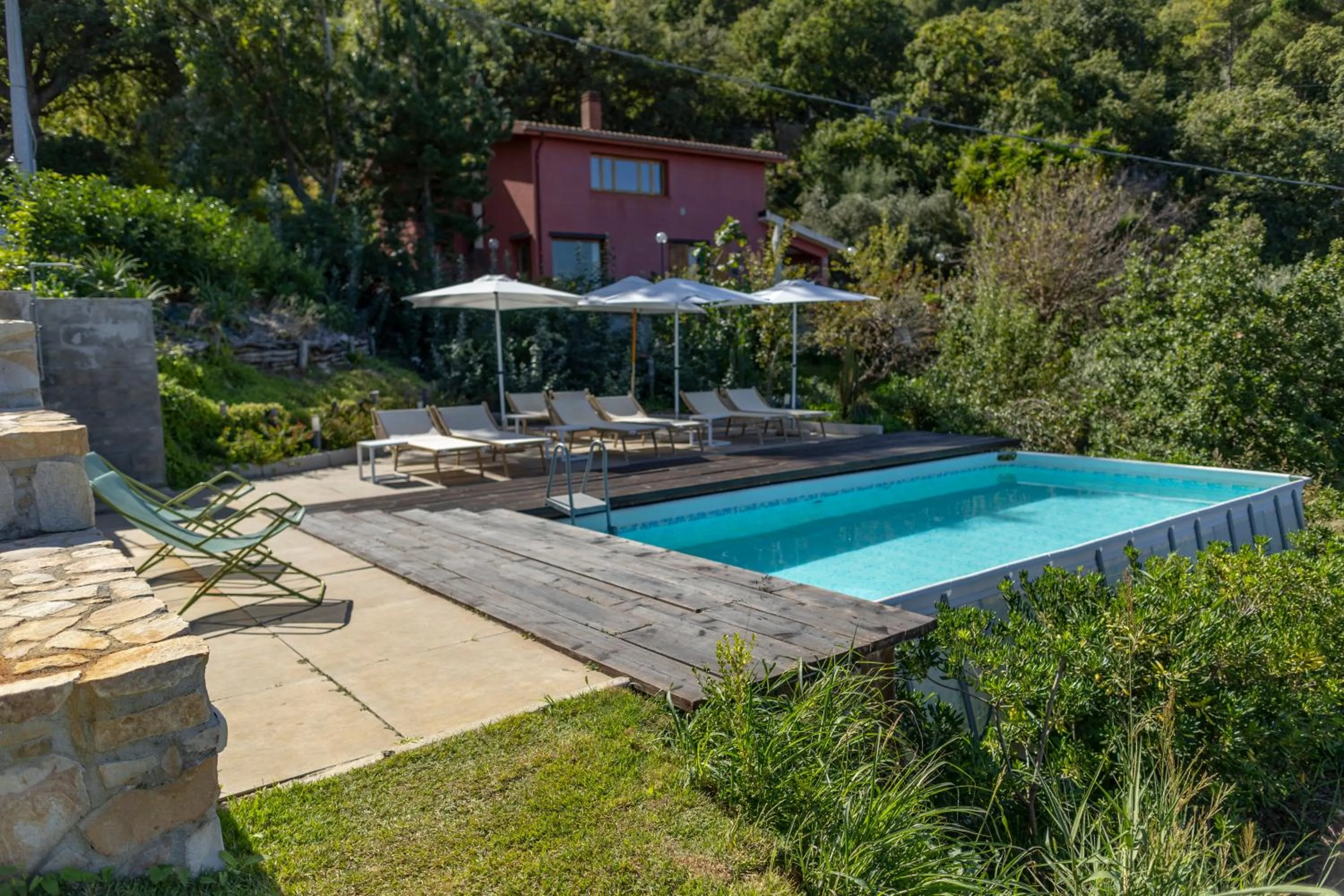 Garden view in B&B Le Ginestre