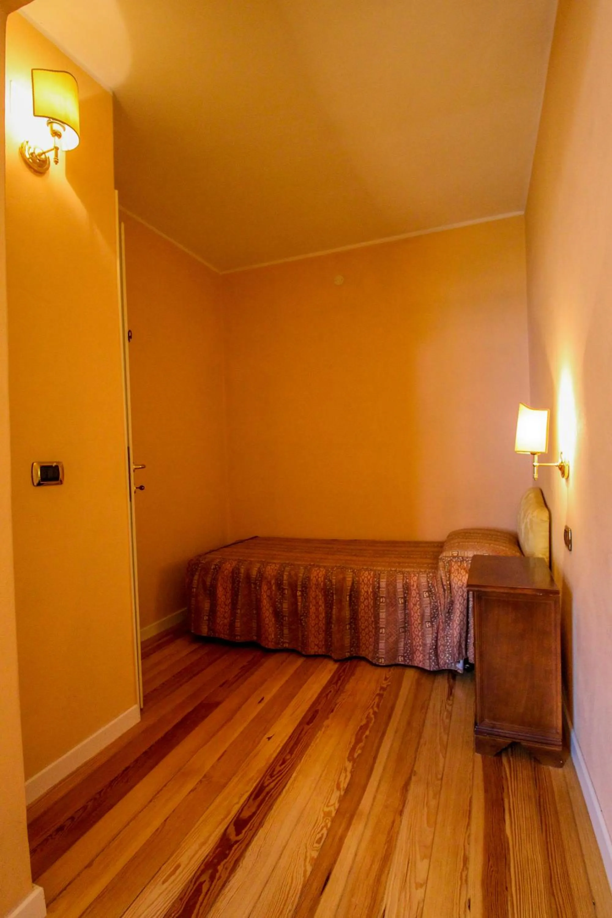 Bed in Hotel Moderno