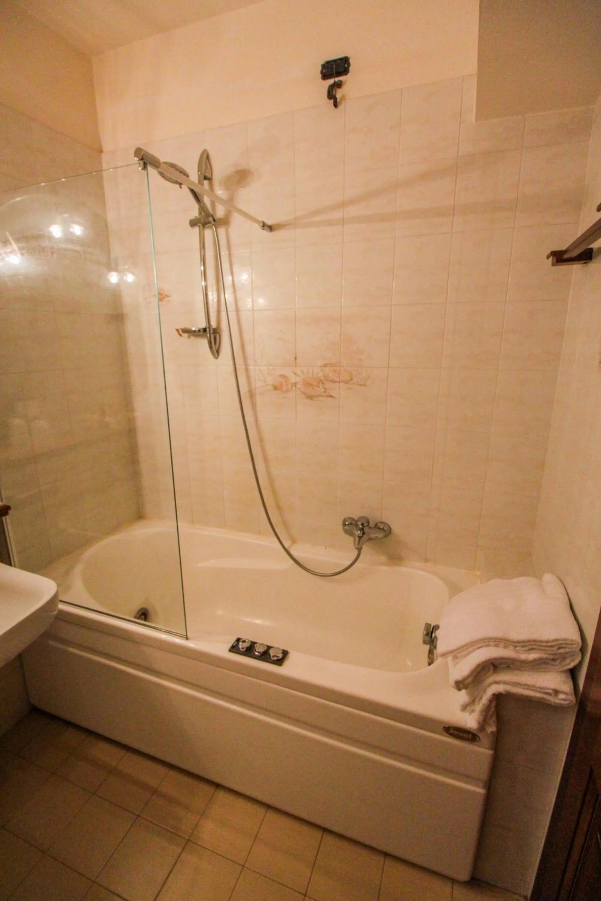 Shower in Hotel Moderno