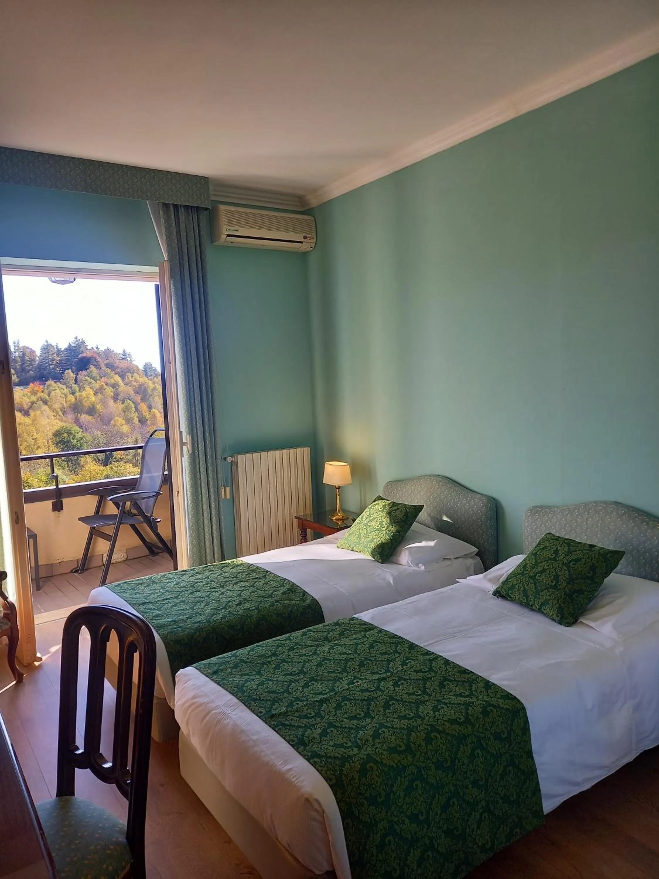 Bed in Hotel Moderno