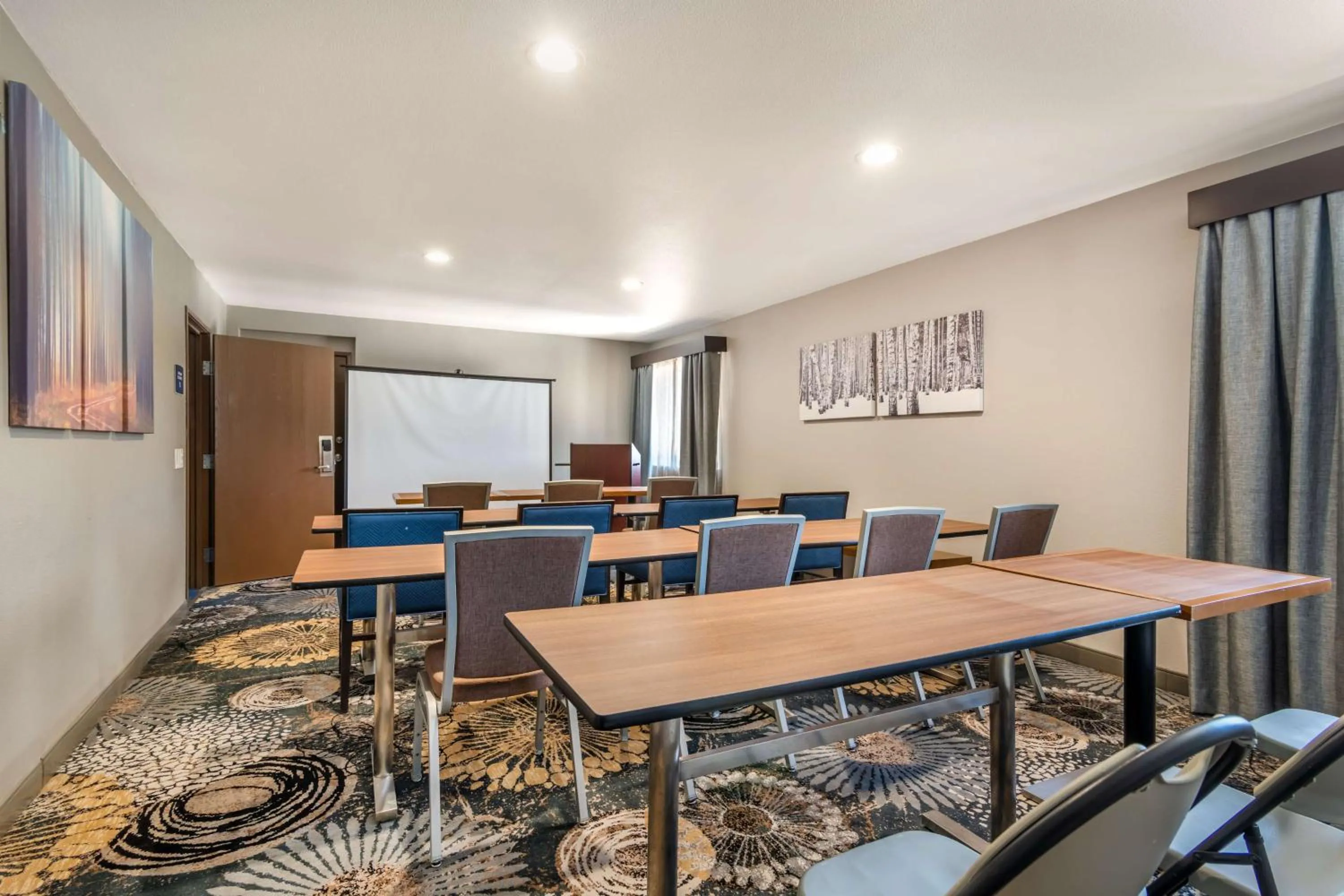Meeting/conference room in Best Western Atlanta-Marietta Ballpark Hotel