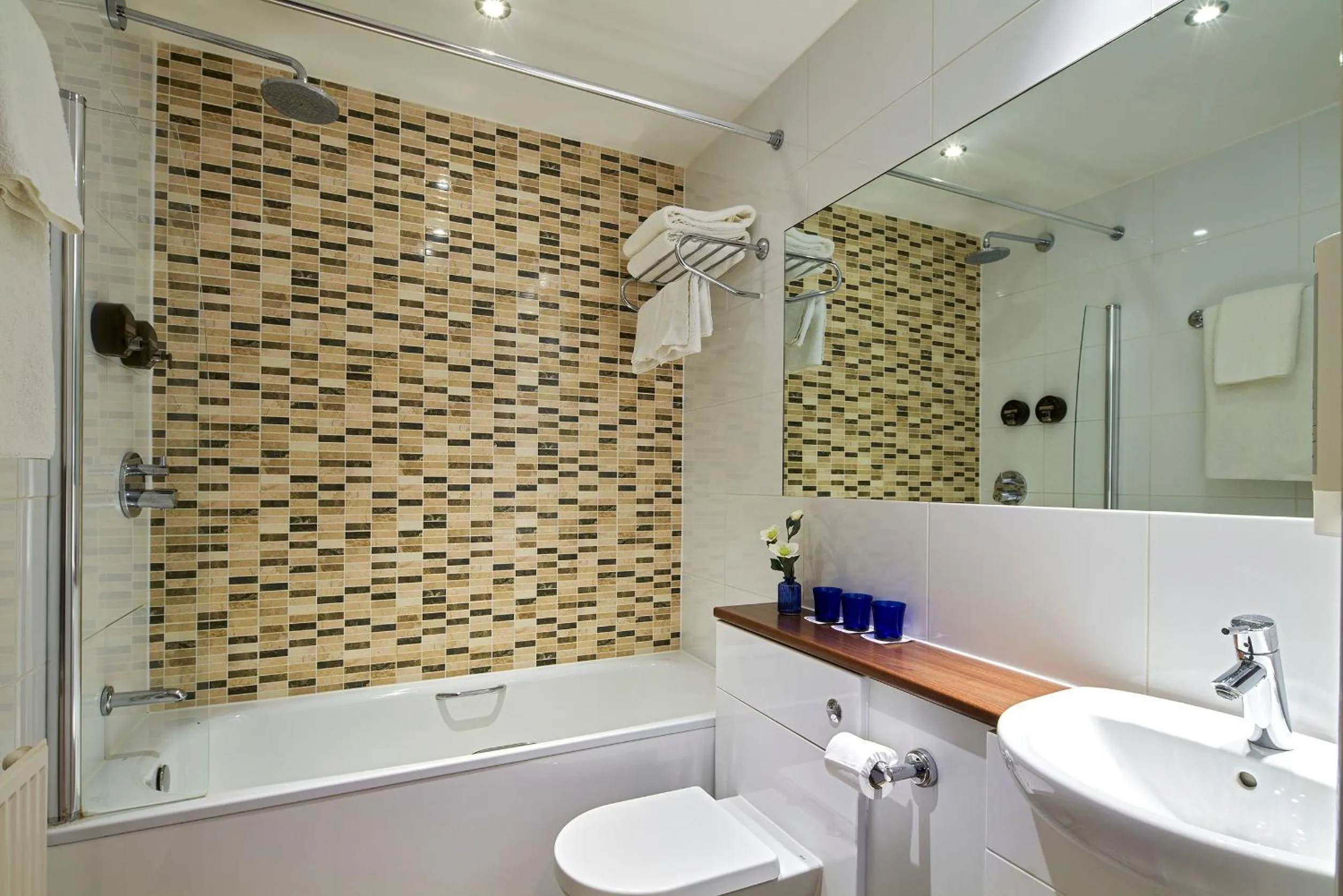 Shower in Mandolay Hotel Guildford