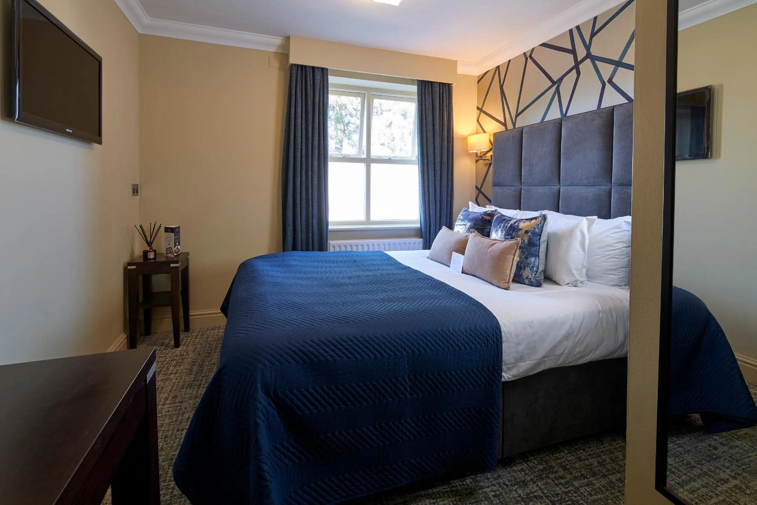 Bed in Mandolay Hotel Guildford