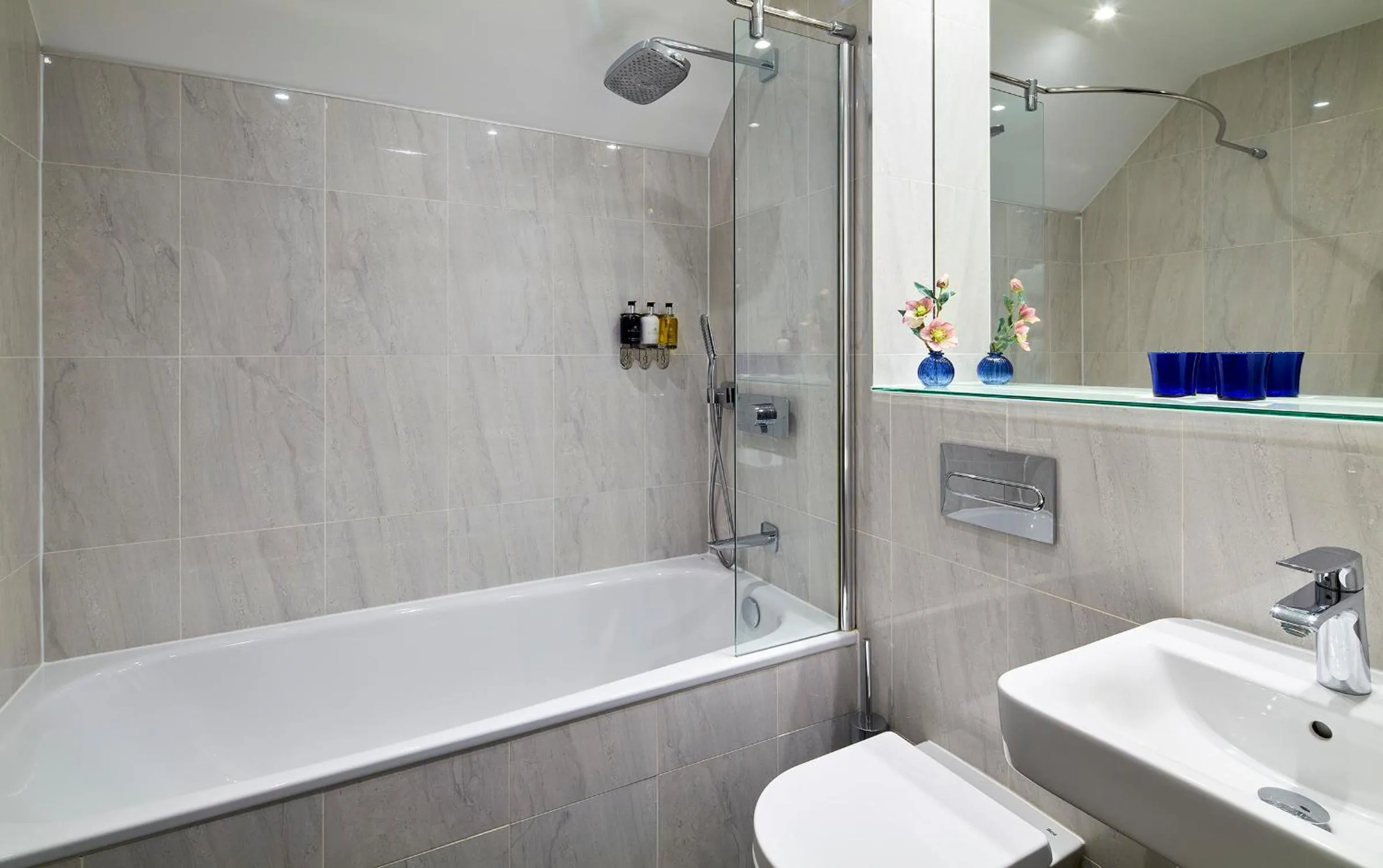 Shower in Mandolay Hotel Guildford