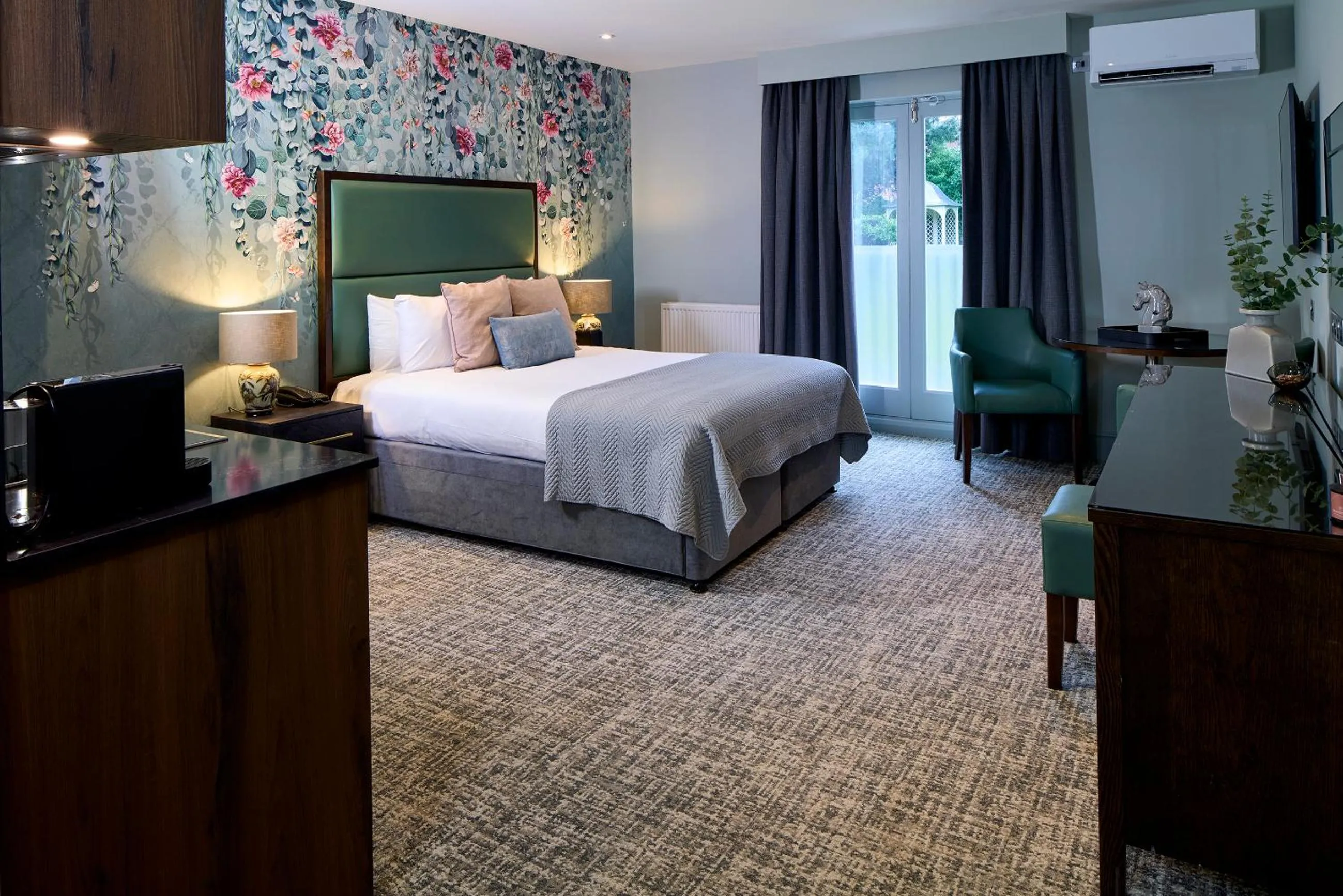 Bed in Mandolay Hotel Guildford