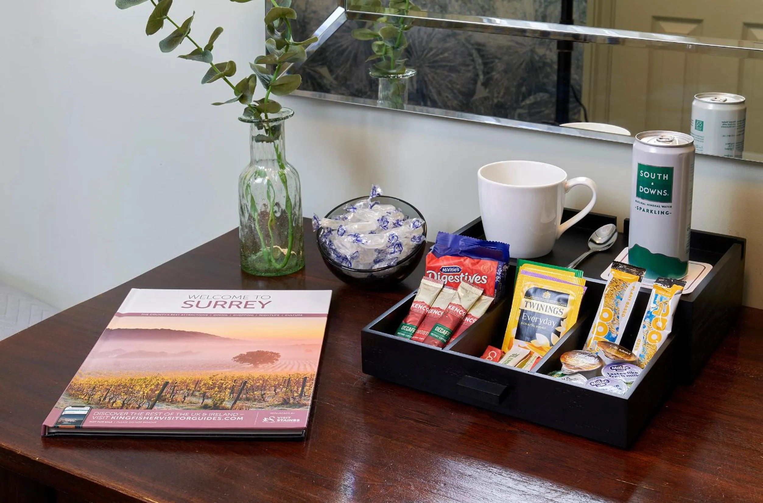 Coffee/tea facilities in Mandolay Hotel Guildford
