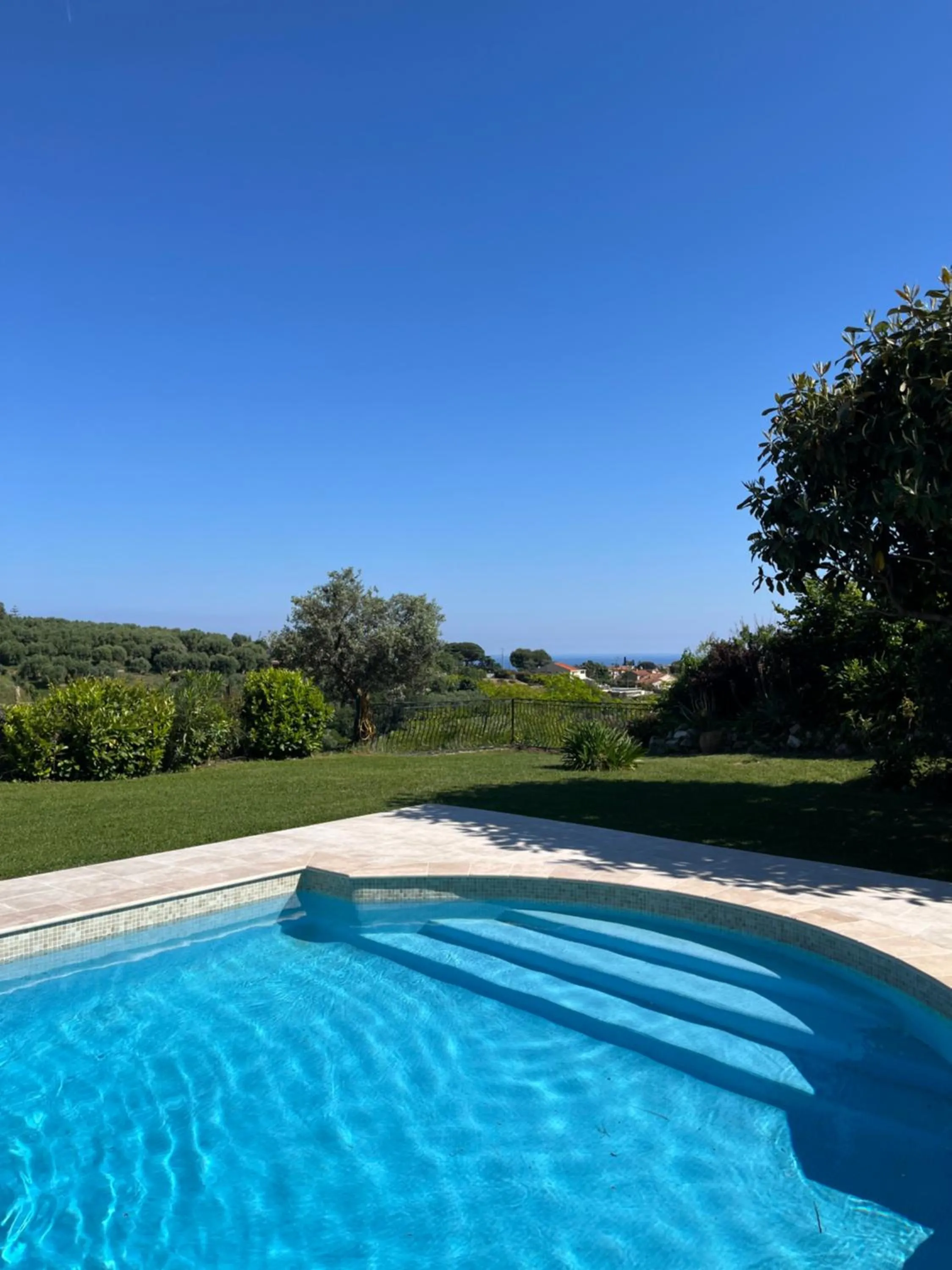 Garden view in Villa Antoline